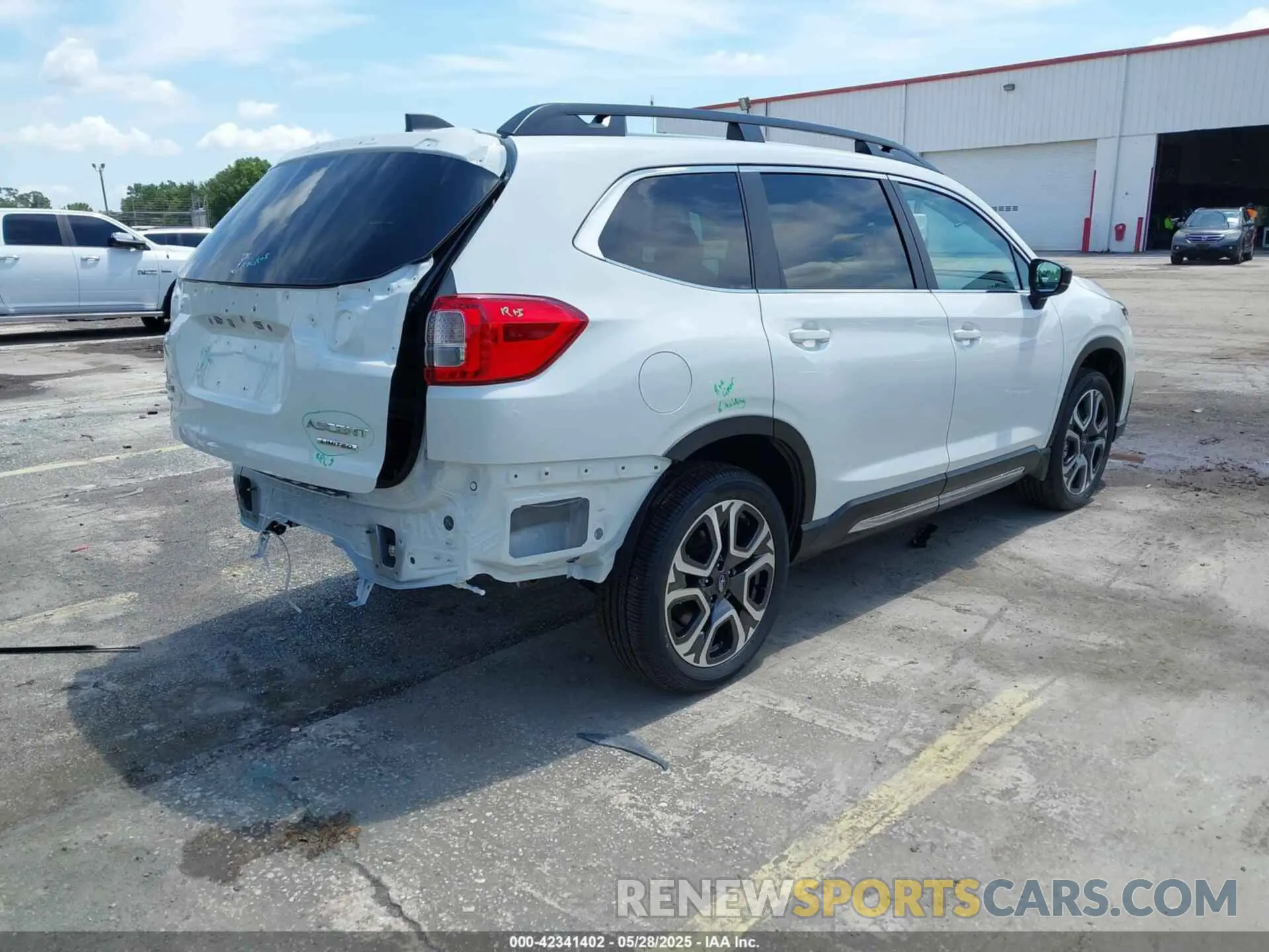 4 Photograph of a damaged car 4S4WMAPD0S3418097 SUBARU ASCENT 2025