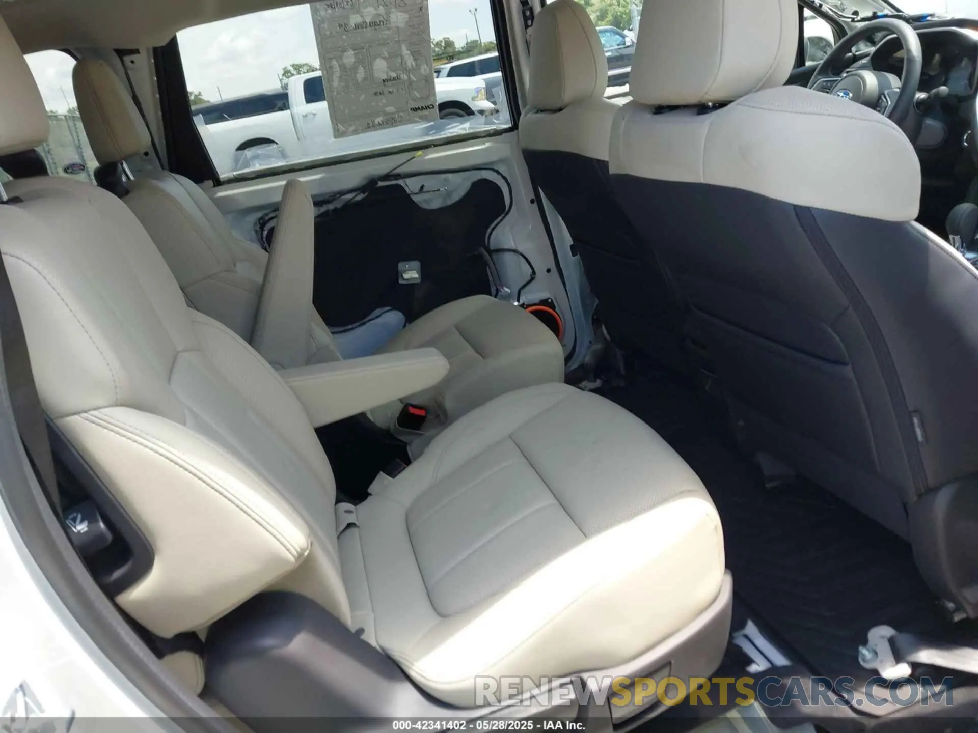 8 Photograph of a damaged car 4S4WMAPD0S3418097 SUBARU ASCENT 2025