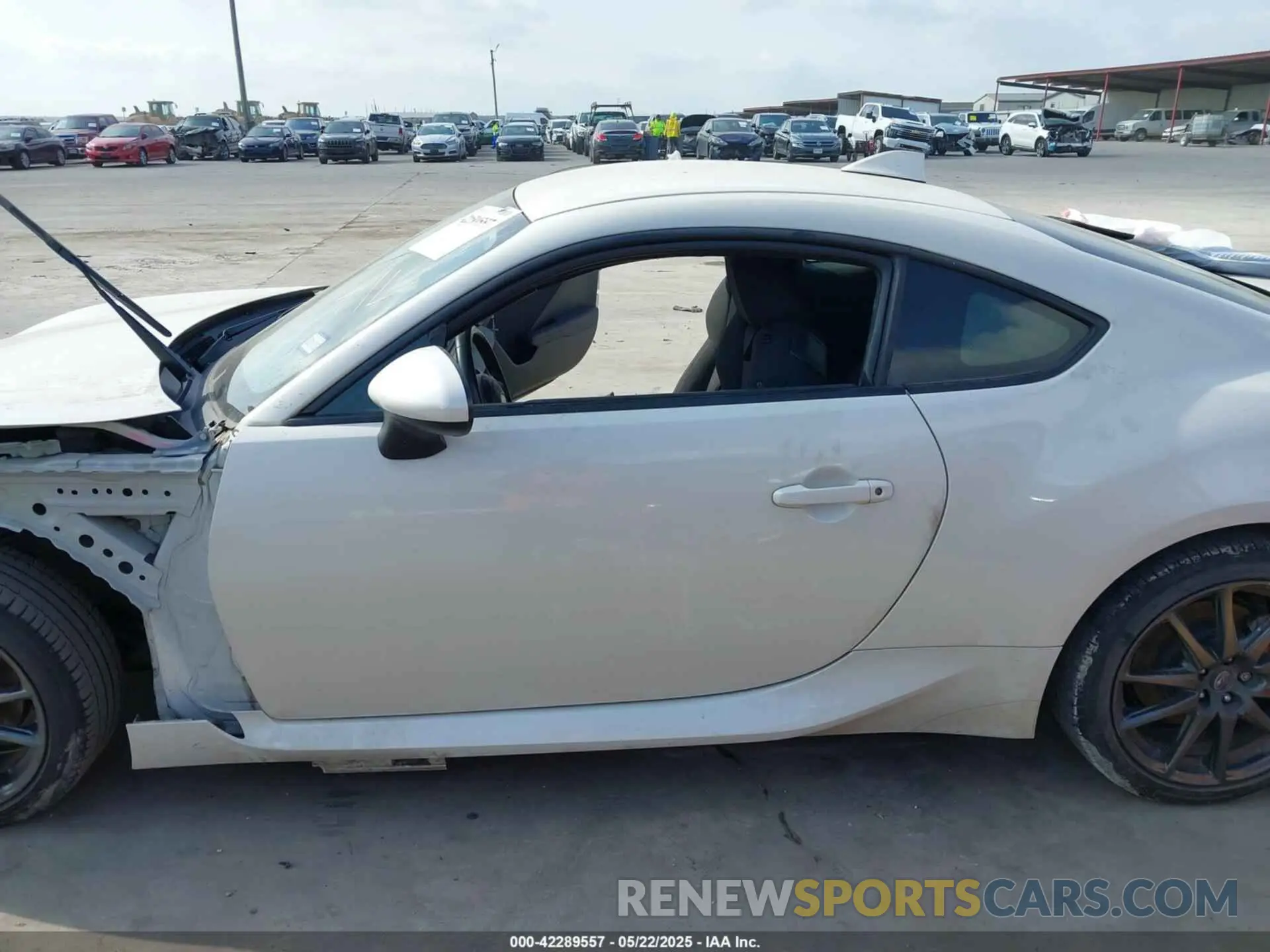 14 Photograph of a damaged car JF1ZDBC10N8702233 SUBARU BRZ 2022