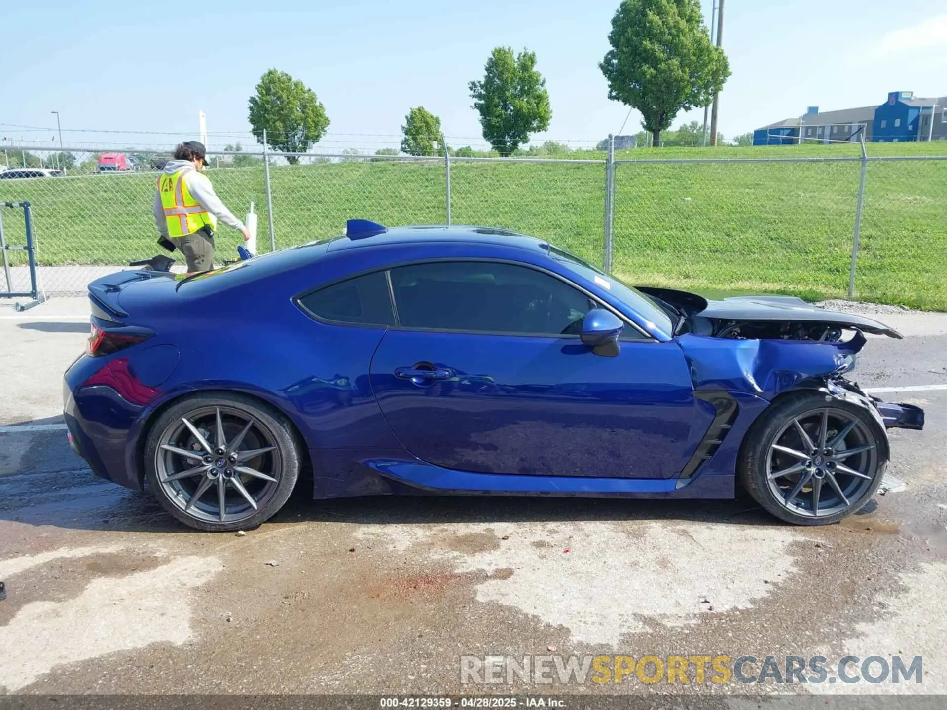14 Photograph of a damaged car JF1ZDBE10P9701433 SUBARU BRZ 2023