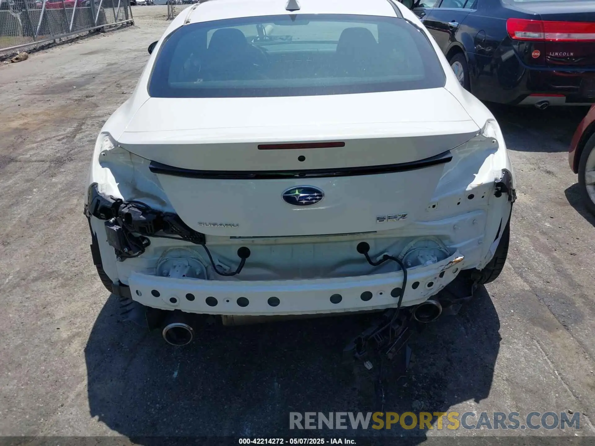 18 Photograph of a damaged car JF1ZDBE14P9703766 SUBARU BRZ 2023