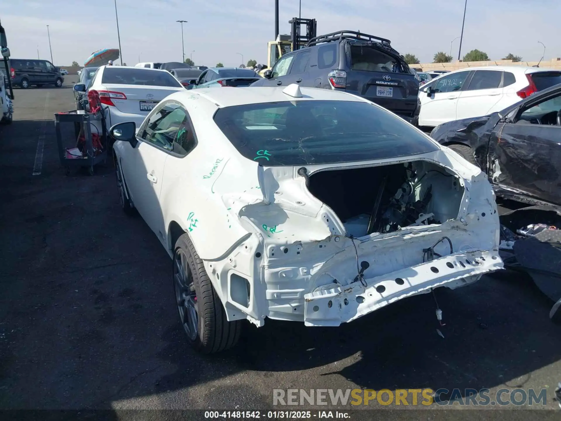 15 Photograph of a damaged car JF1ZDBB10R9704078 SUBARU BRZ 2024