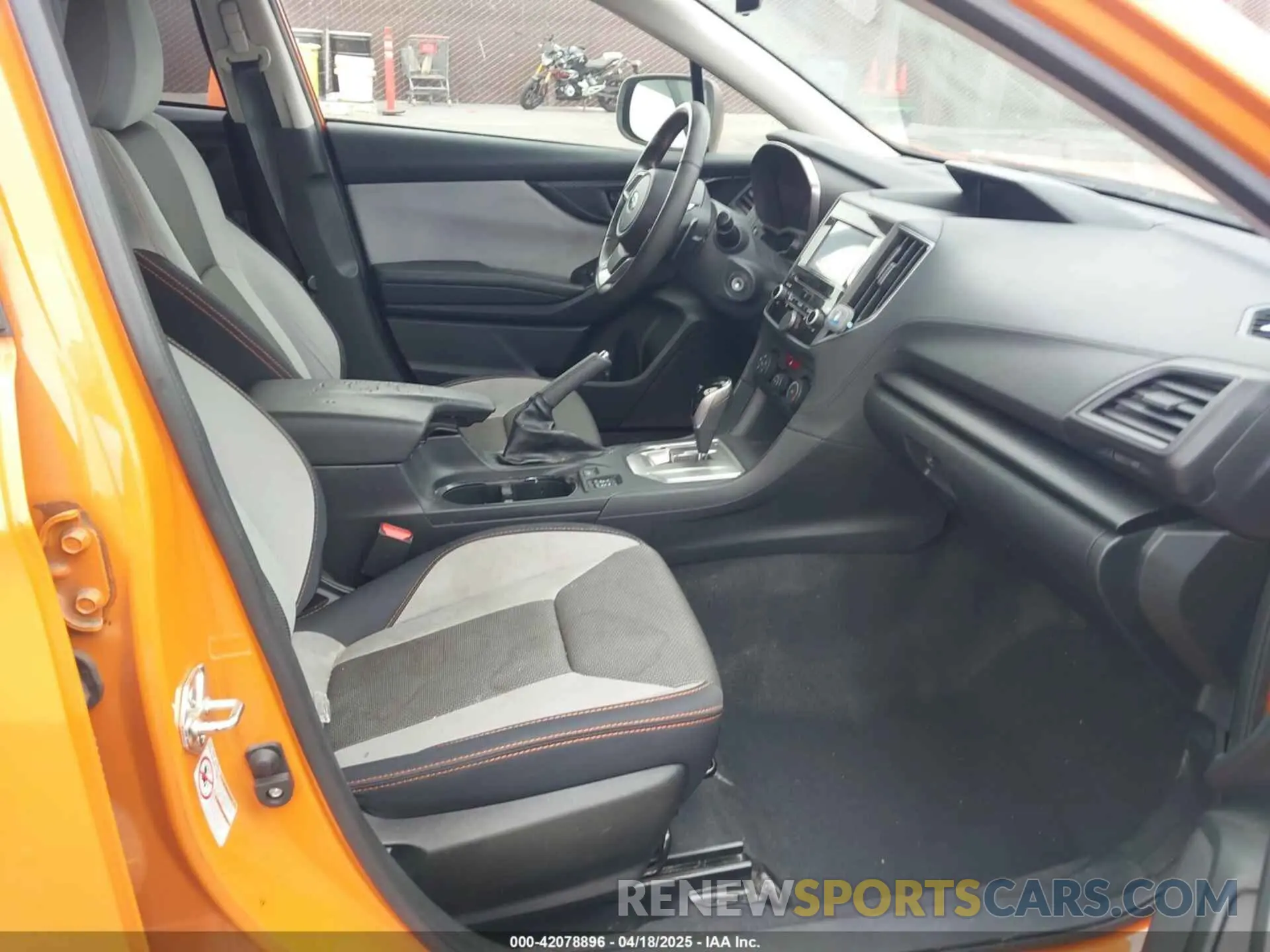 5 Photograph of a damaged car JF2GTACC3KH271996 SUBARU CROSSTREK 2019