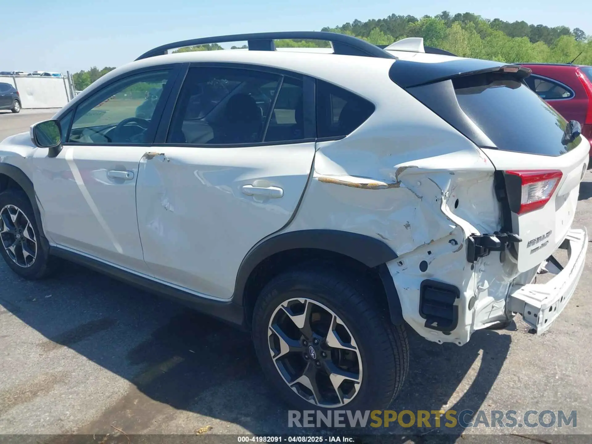 19 Photograph of a damaged car JF2GTACC5K8371243 SUBARU CROSSTREK 2019
