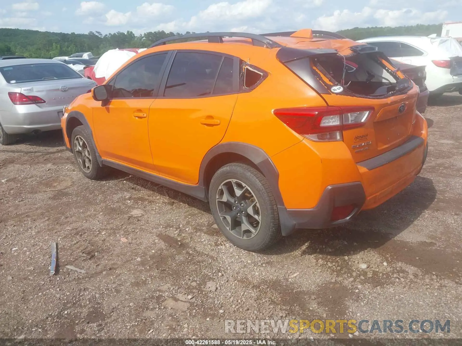 3 Photograph of a damaged car JF2GTAEC2K8235763 SUBARU CROSSTREK 2019