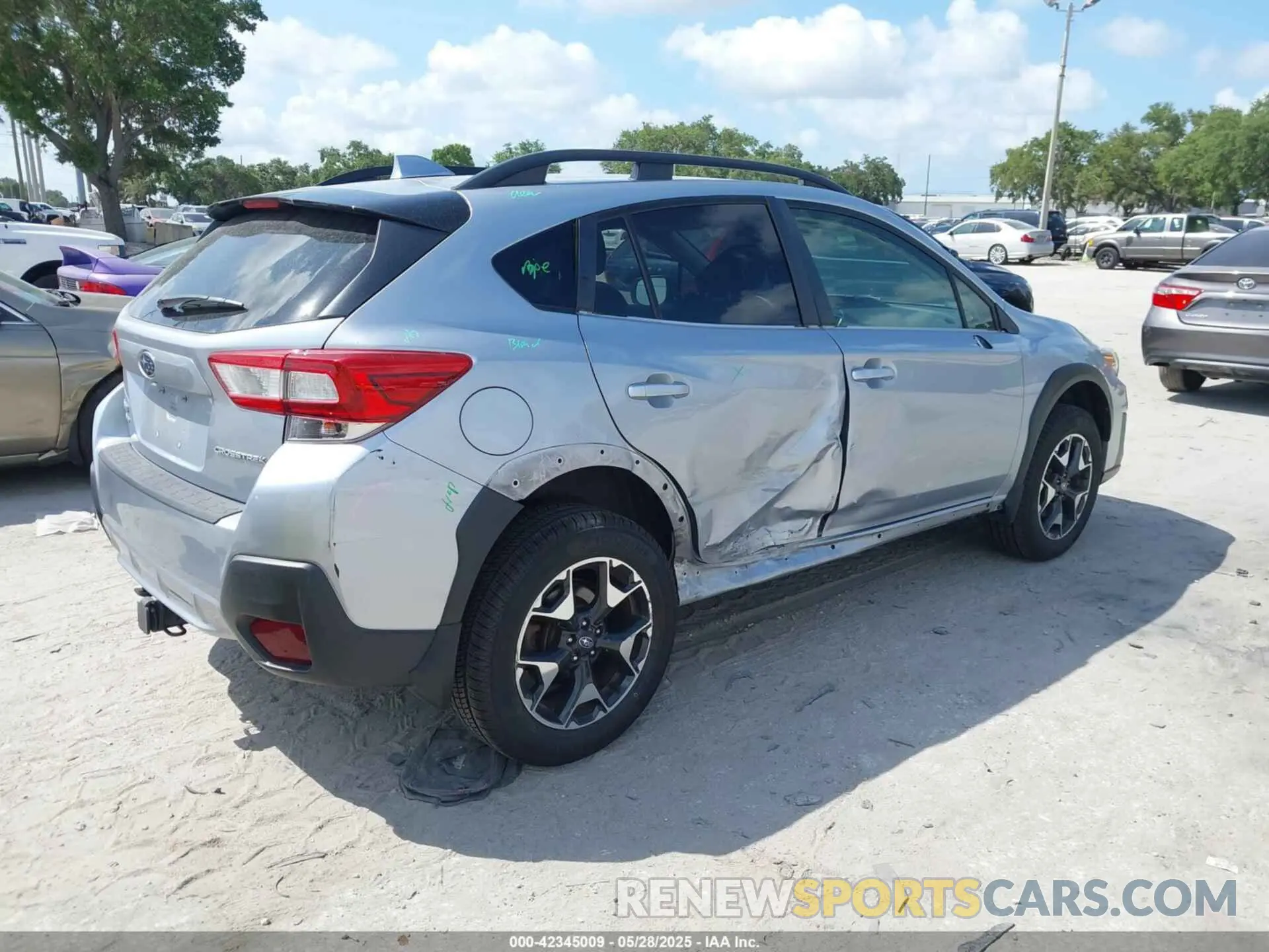 4 Photograph of a damaged car JF2GTAEC5KH336232 SUBARU CROSSTREK 2019