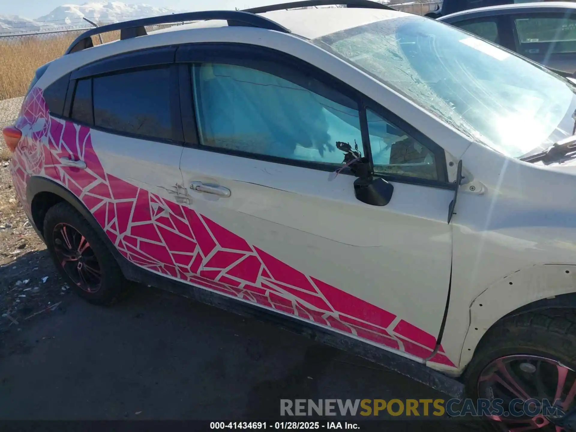 18 Photograph of a damaged car JF2GTAEC7K8340623 SUBARU CROSSTREK 2019