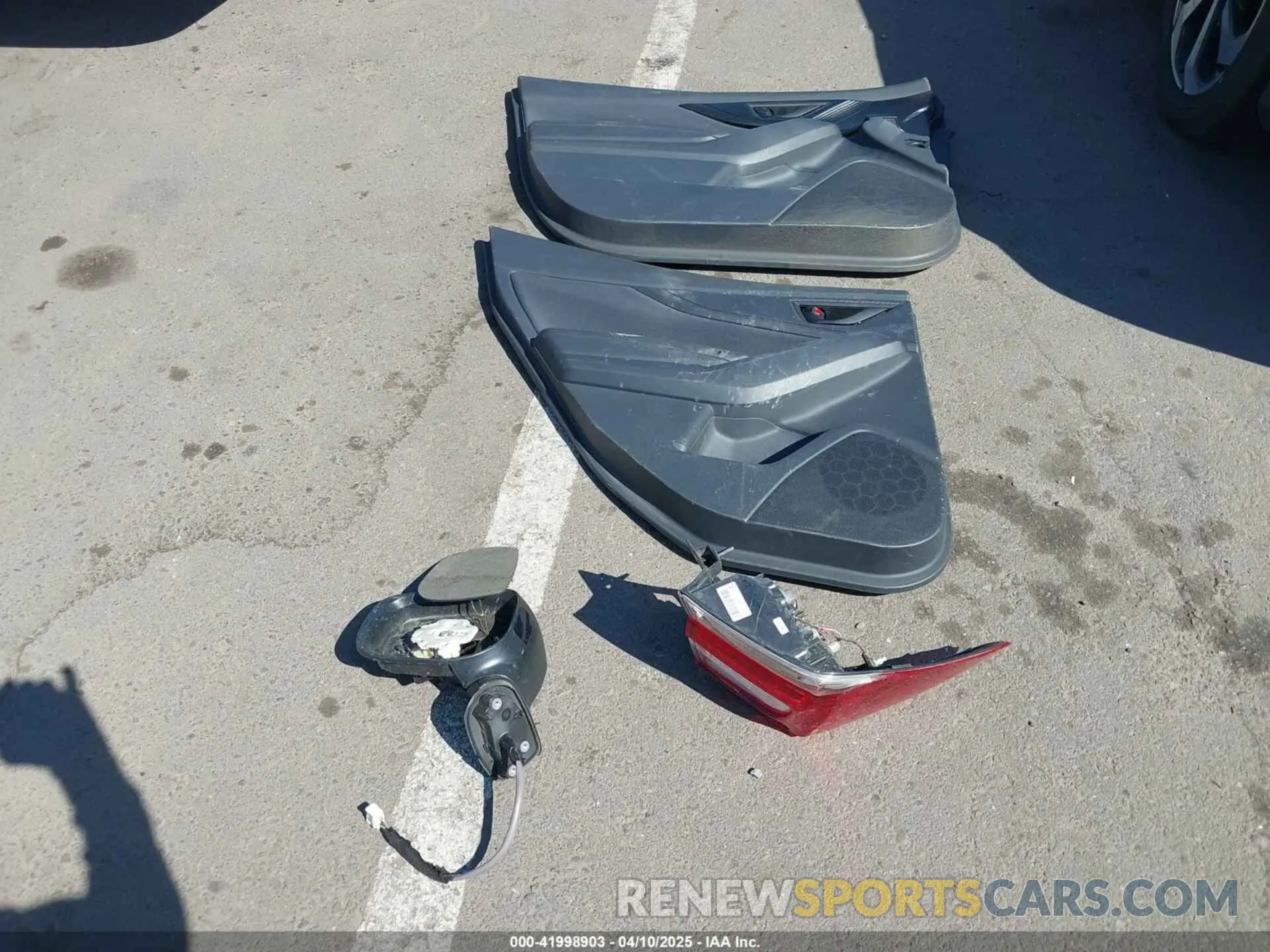 12 Photograph of a damaged car JF2GTAEC8KH251546 SUBARU CROSSTREK 2019