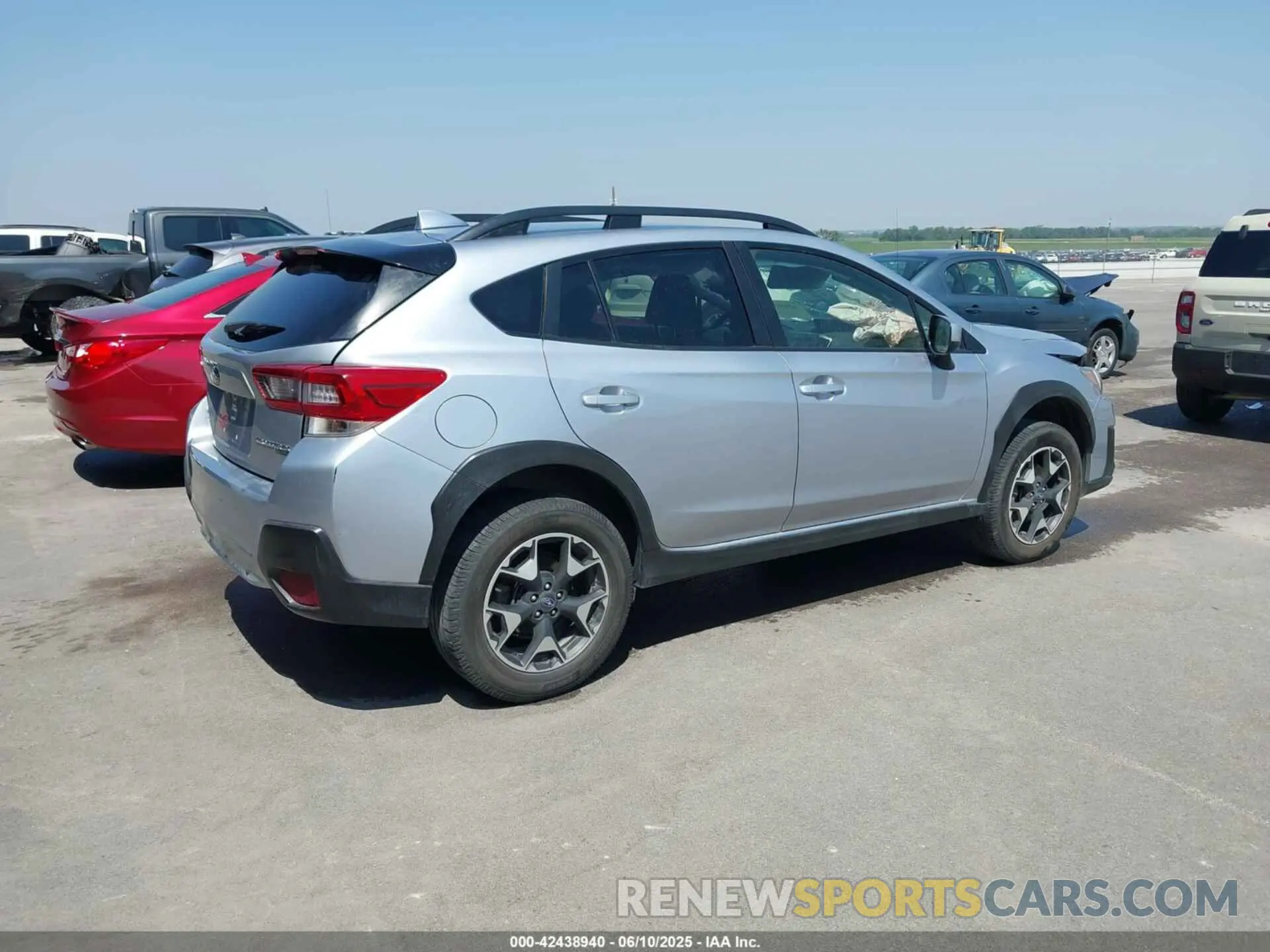 4 Photograph of a damaged car JF2GTAPC4L8235570 SUBARU CROSSTREK 2020
