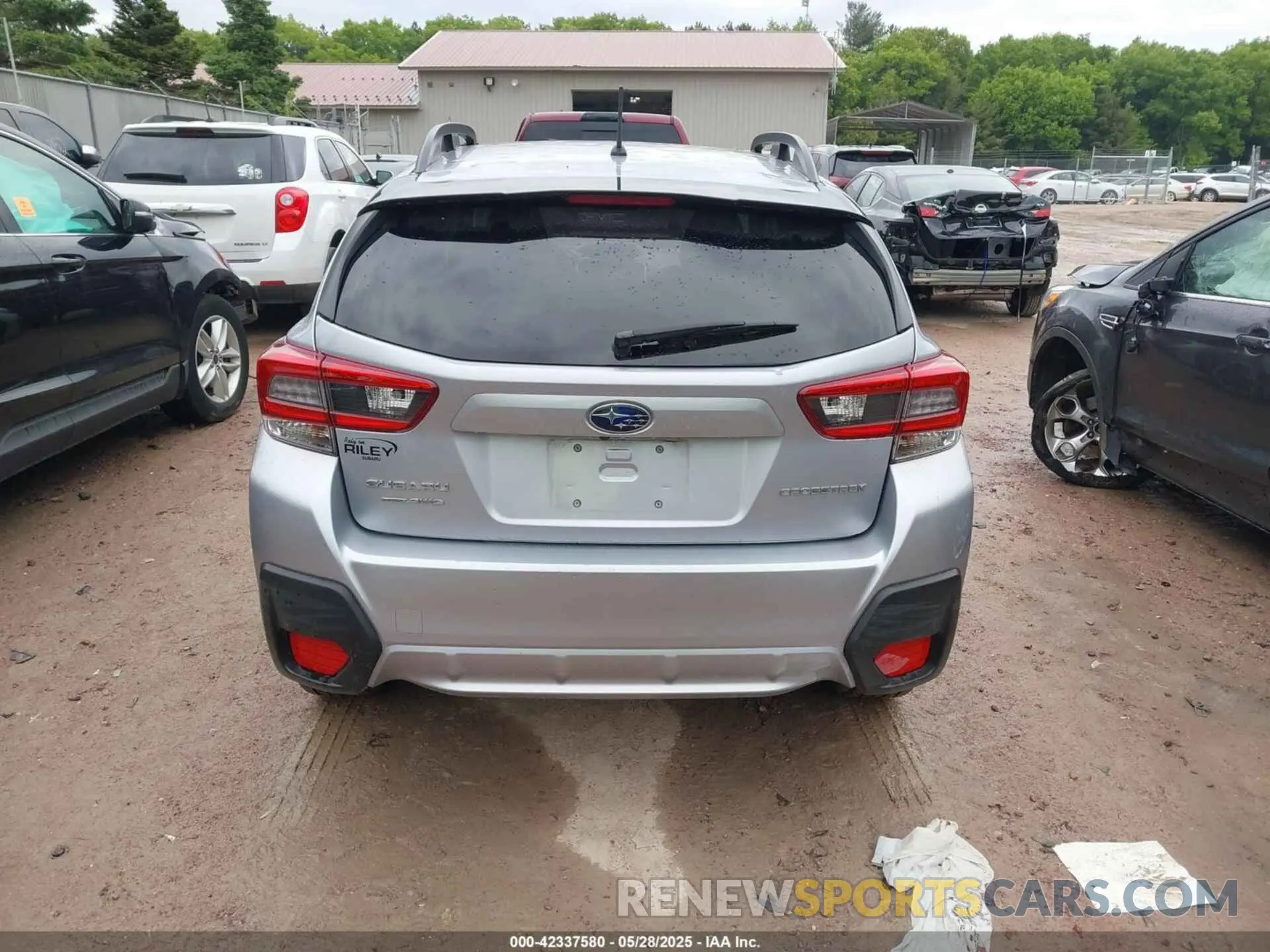 17 Photograph of a damaged car JF2GTAAC9M9393651 SUBARU CROSSTREK 2021