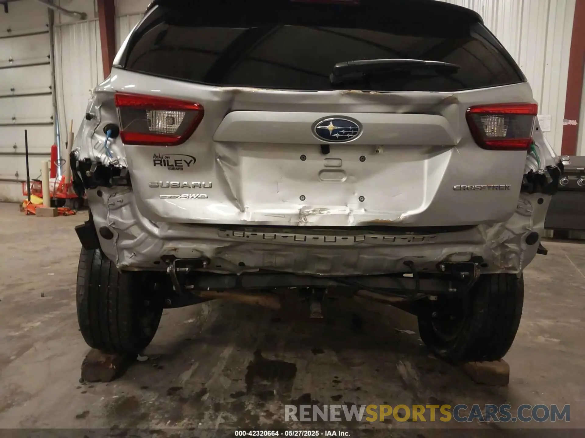 18 Photograph of a damaged car JF2GTAPC5M8383681 SUBARU CROSSTREK 2021