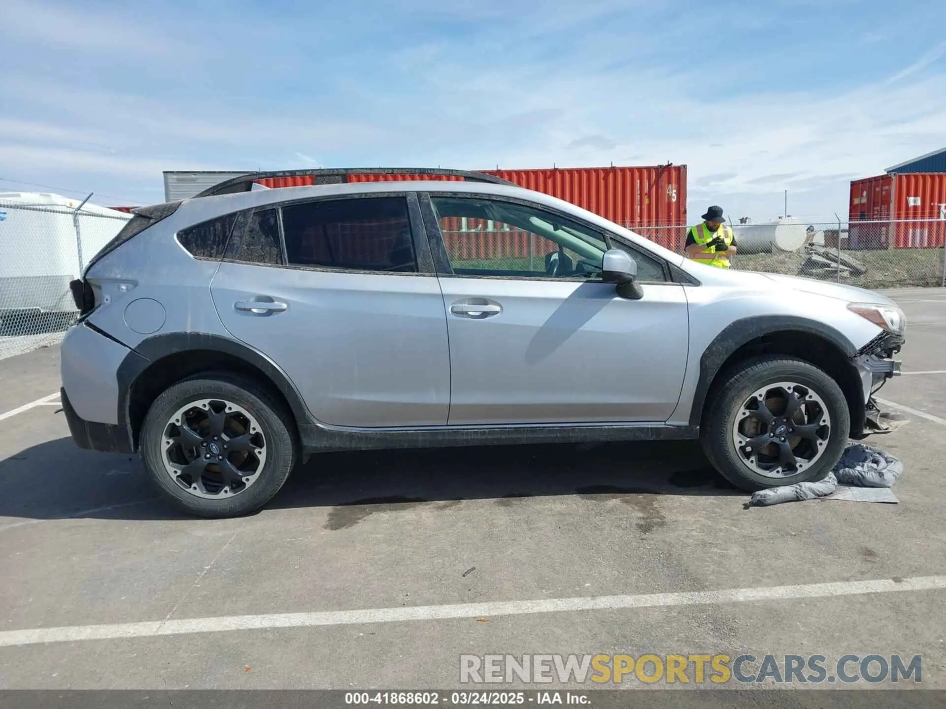 14 Photograph of a damaged car JF2GTAPC9M8240667 SUBARU CROSSTREK 2021