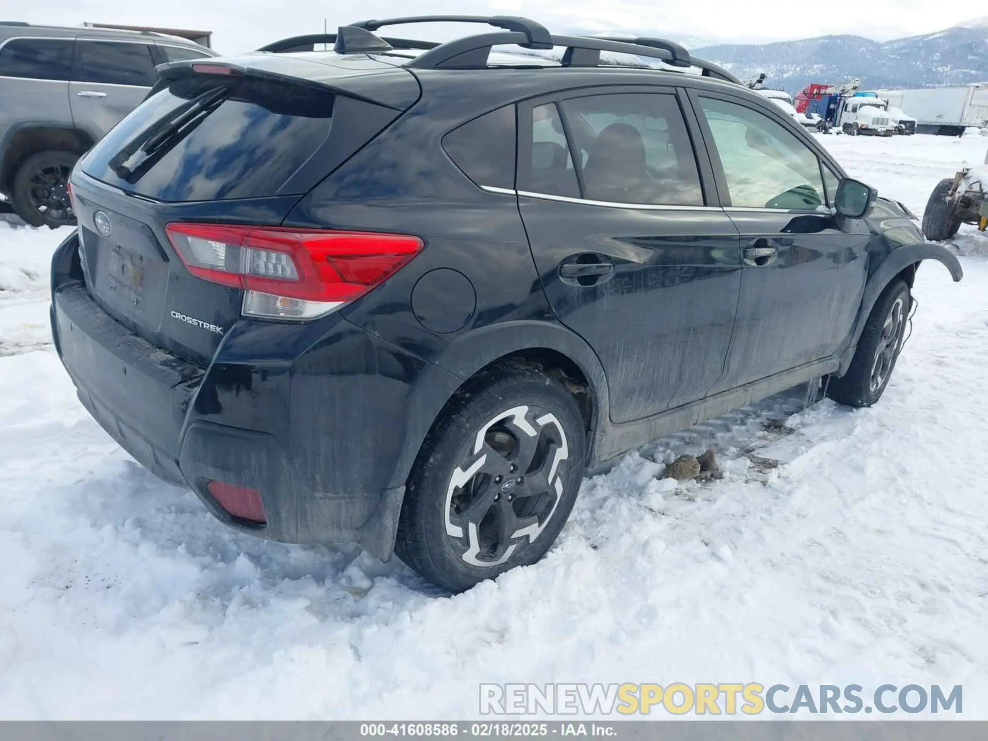 4 Photograph of a damaged car JF2GTHMC1N8235624 SUBARU CROSSTREK 2022