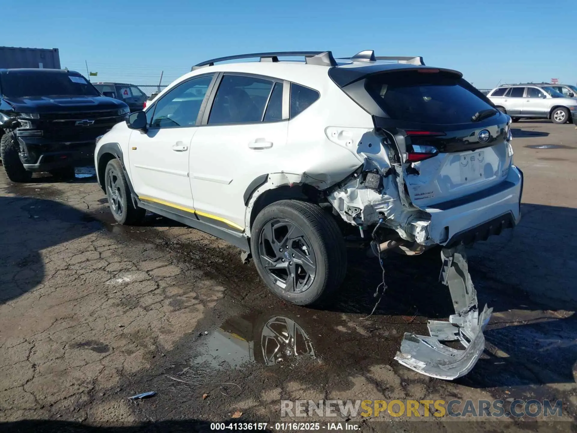 3 Photograph of a damaged car 4S4GUHF60R3701321 SUBARU CROSSTREK 2024