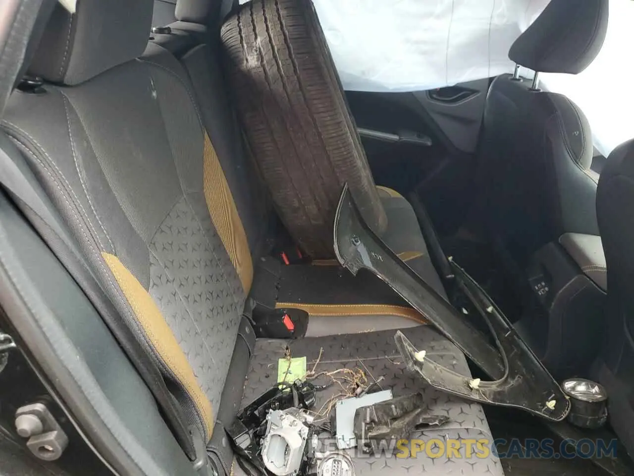 11 Photograph of a damaged car 4S4GUHF60R3715798 SUBARU CROSSTREK 2024