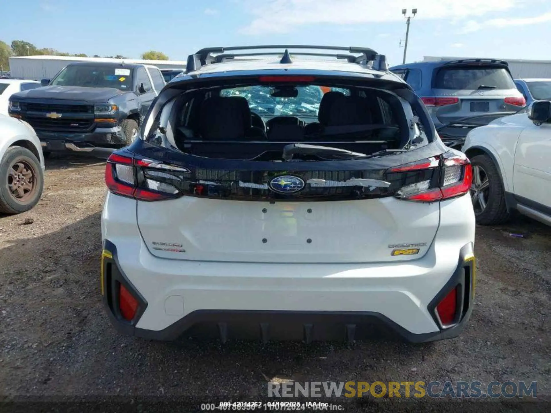 15 Photograph of a damaged car 4S4GUHF65R3808073 SUBARU CROSSTREK 2024