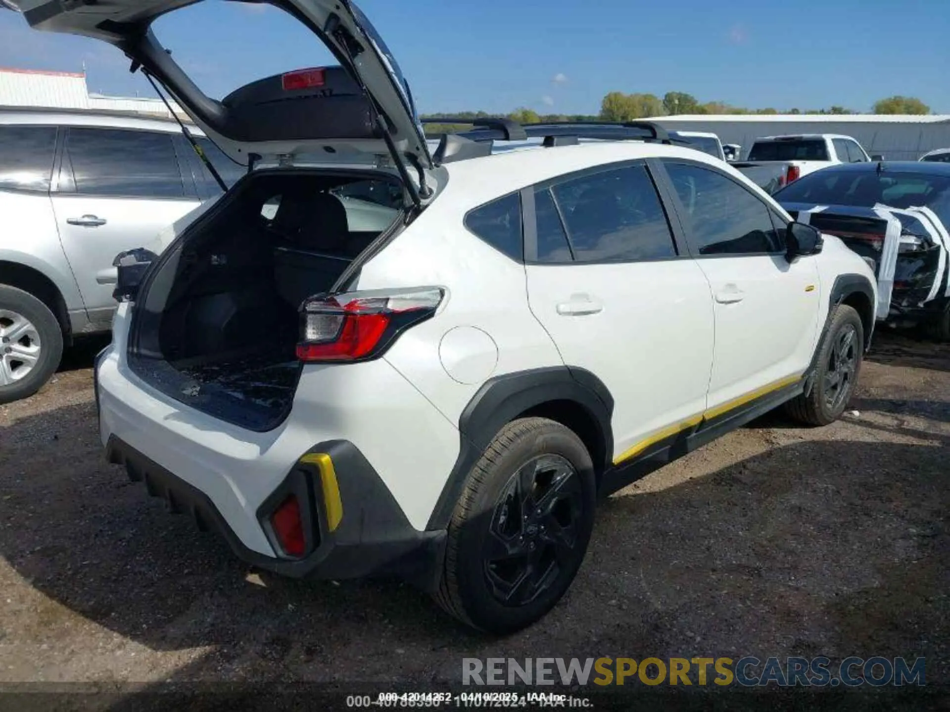 4 Photograph of a damaged car 4S4GUHF65R3808073 SUBARU CROSSTREK 2024