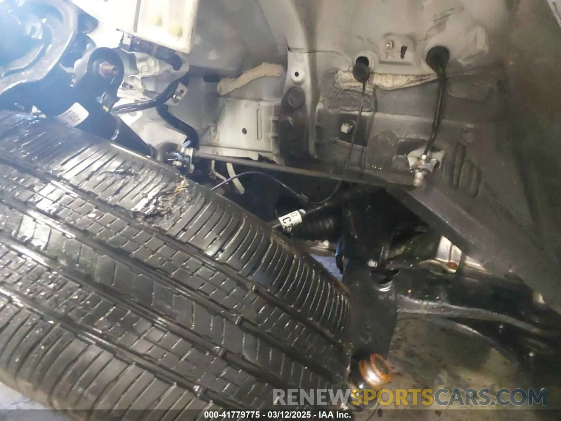 17 Photograph of a damaged car 4S4GUHF66R3765573 SUBARU CROSSTREK 2024