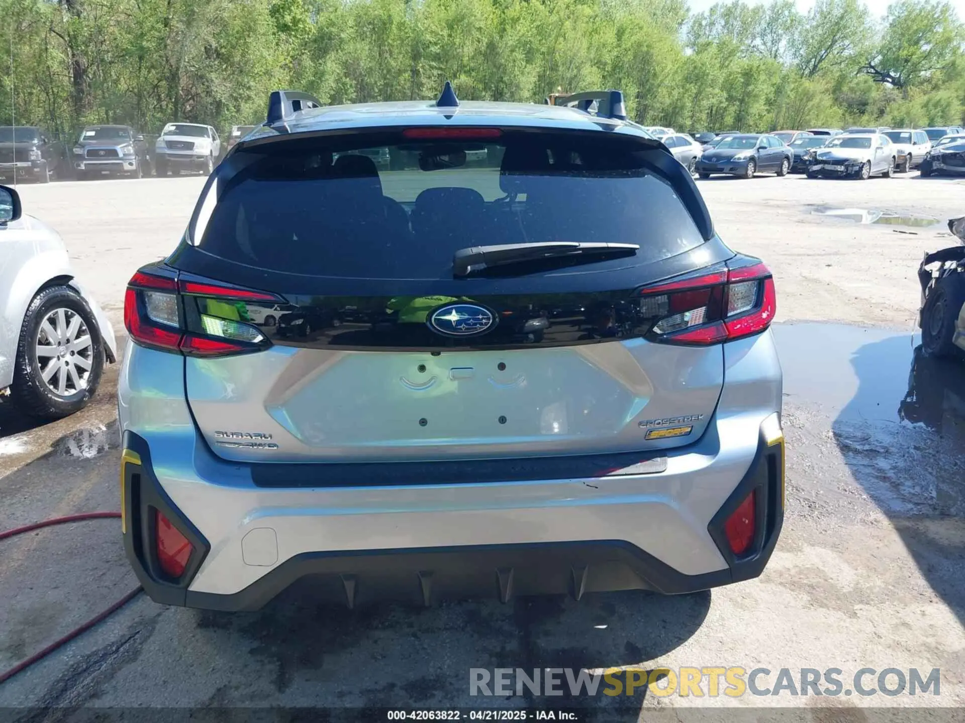 16 Photograph of a damaged car 4S4GUHF66R3796175 SUBARU CROSSTREK 2024