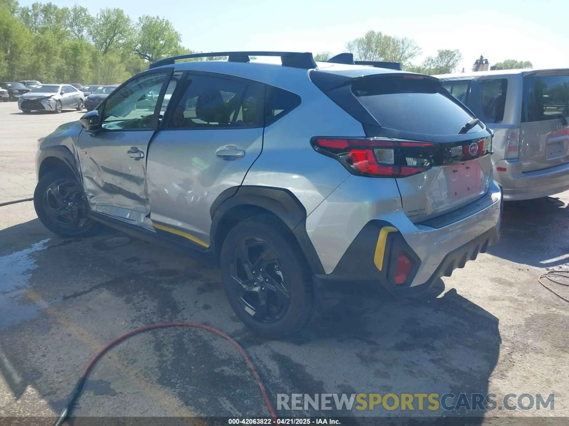 3 Photograph of a damaged car 4S4GUHF66R3796175 SUBARU CROSSTREK 2024