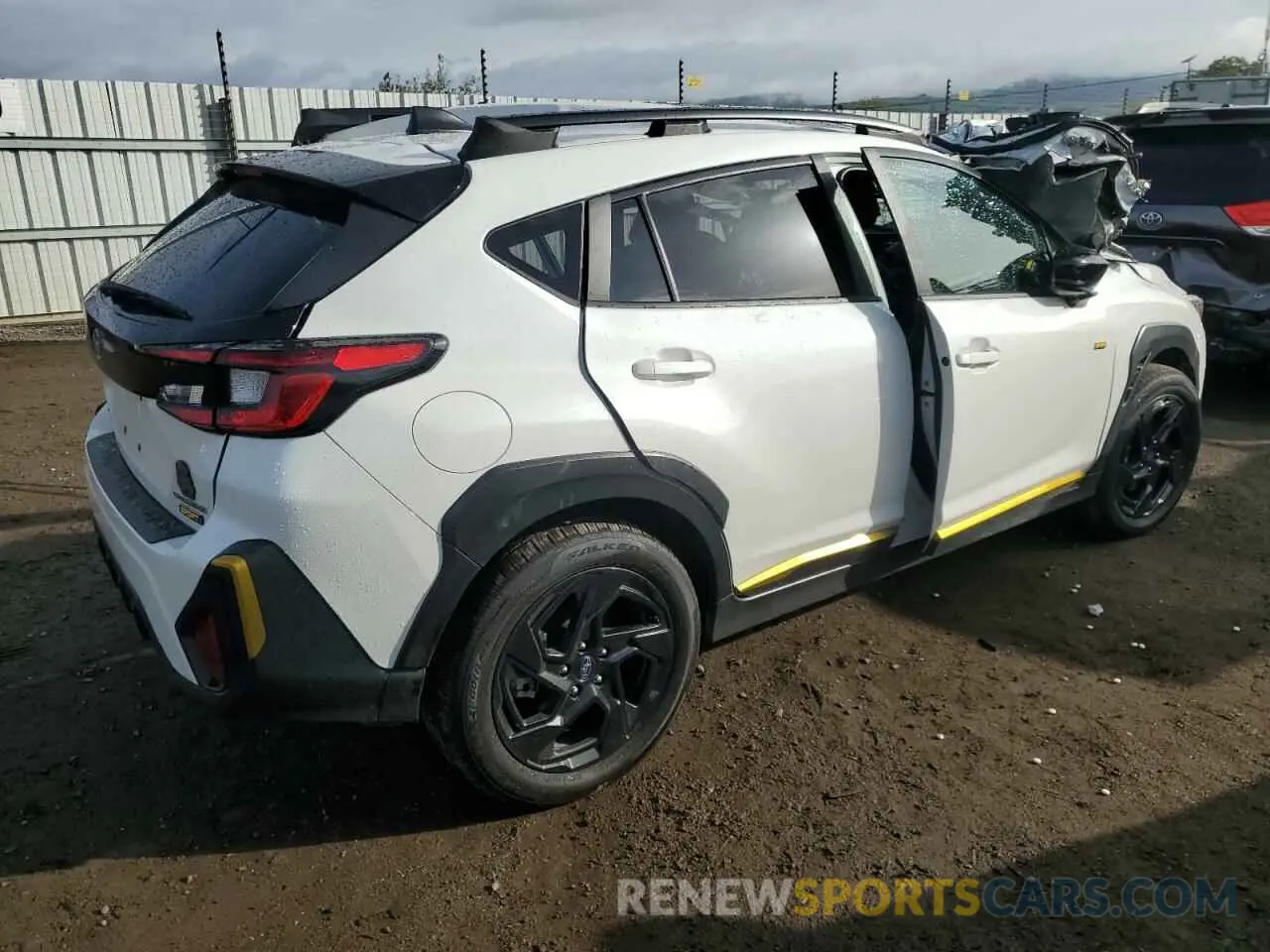 3 Photograph of a damaged car 4S4GUHF67R3825361 SUBARU CROSSTREK 2024