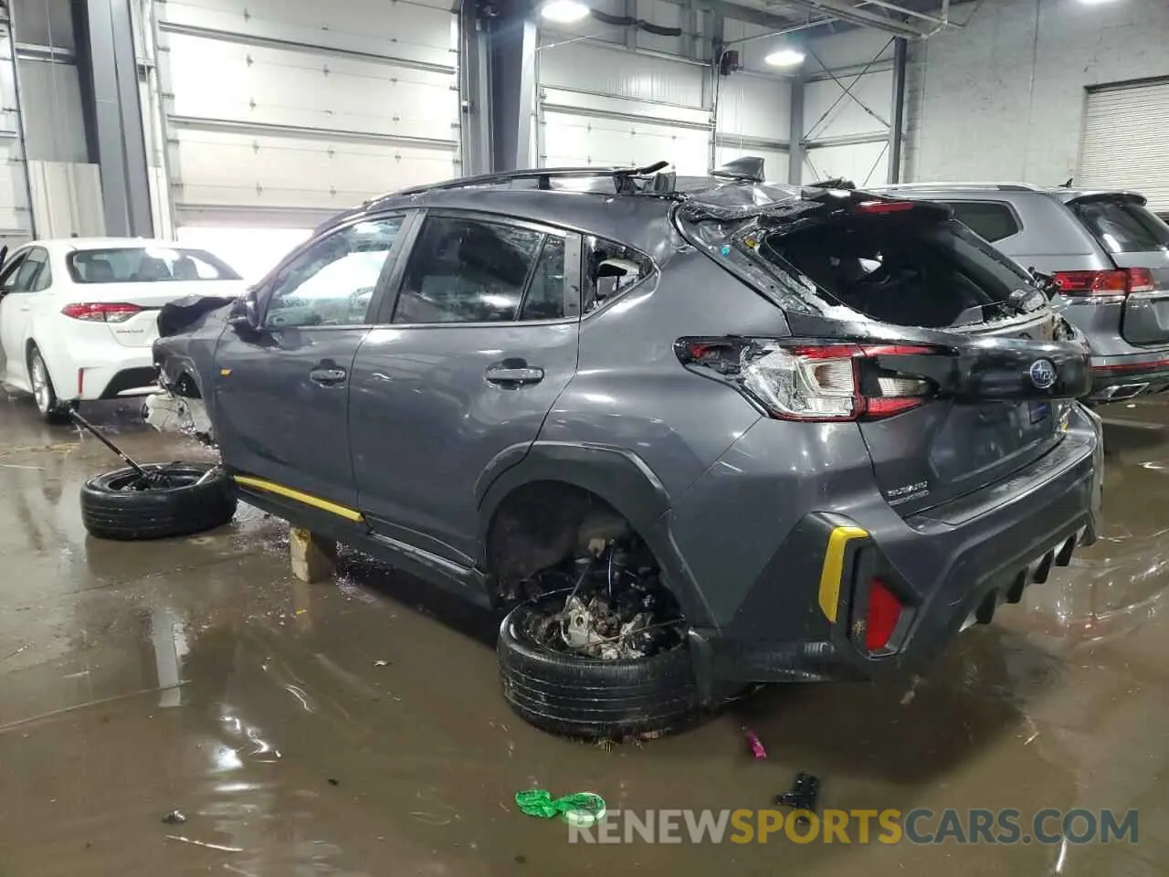 2 Photograph of a damaged car 4S4GUHF68R3704838 SUBARU CROSSTREK 2024
