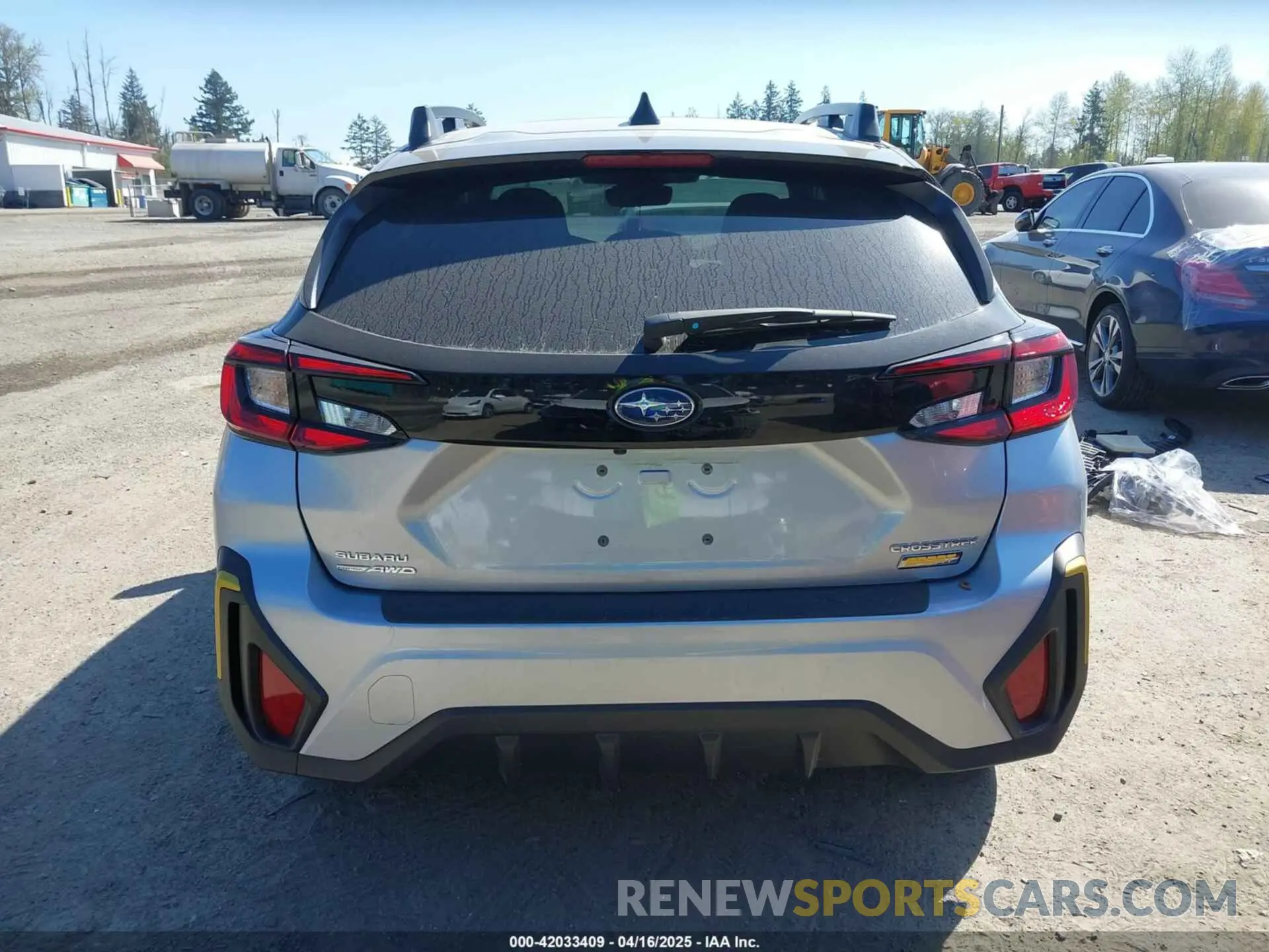 17 Photograph of a damaged car 4S4GUHF68R3840421 SUBARU CROSSTREK 2024