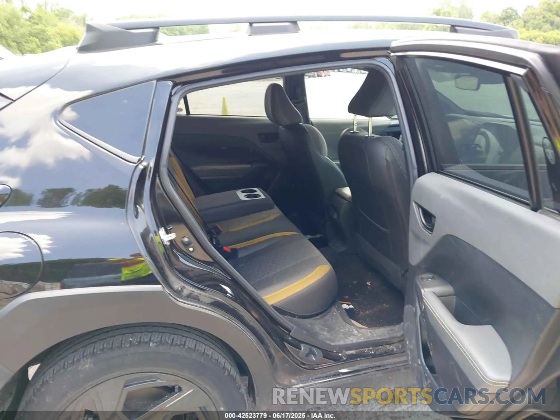 8 Photograph of a damaged car 4S4GUHF6XR3747089 SUBARU CROSSTREK 2024