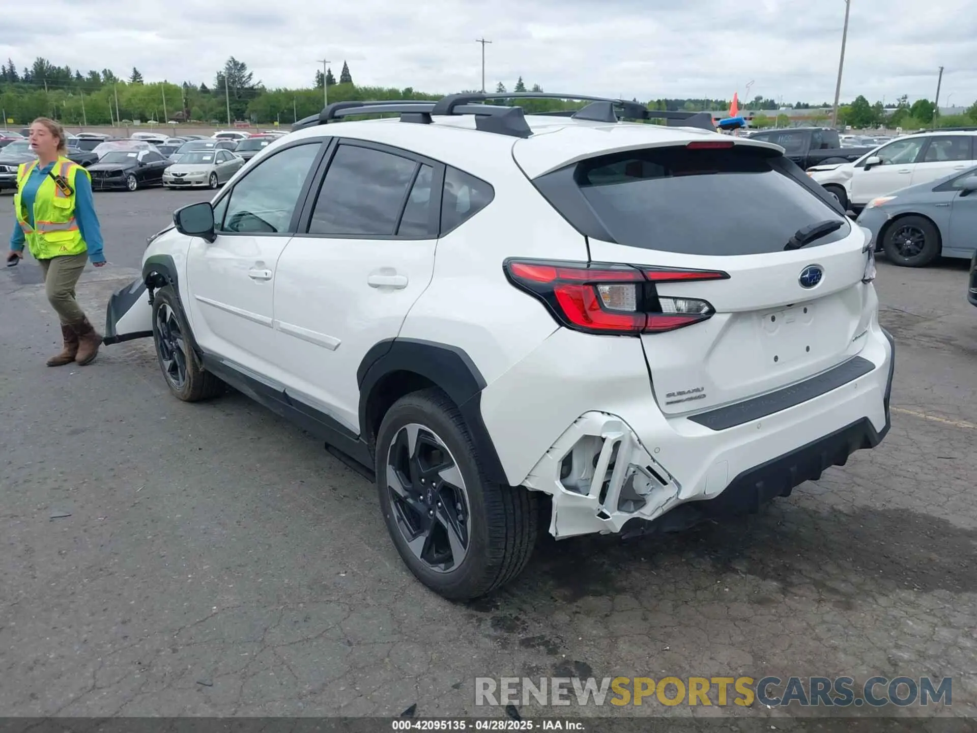 3 Photograph of a damaged car 4S4GUHL68R3748276 SUBARU CROSSTREK 2024