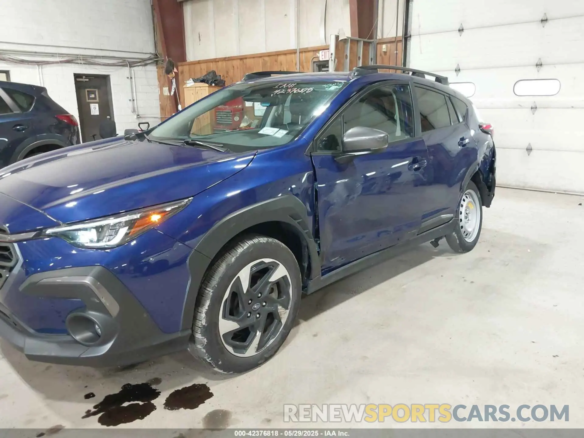 17 Photograph of a damaged car 4S4GUHL69R3741353 SUBARU CROSSTREK 2024