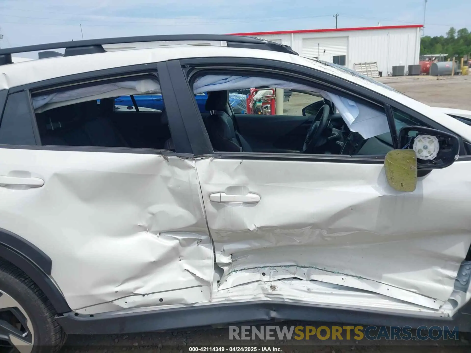 12 Photograph of a damaged car 4S4GUHM63R3718634 SUBARU CROSSTREK 2024