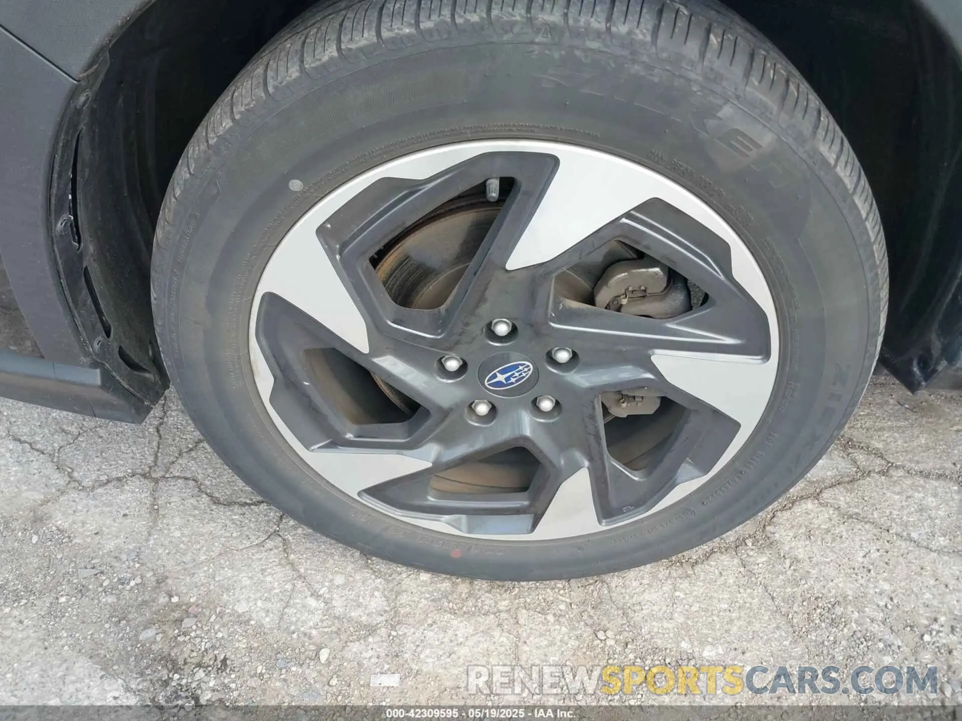 12 Photograph of a damaged car 4S4GUHN69R3703831 SUBARU CROSSTREK 2024
