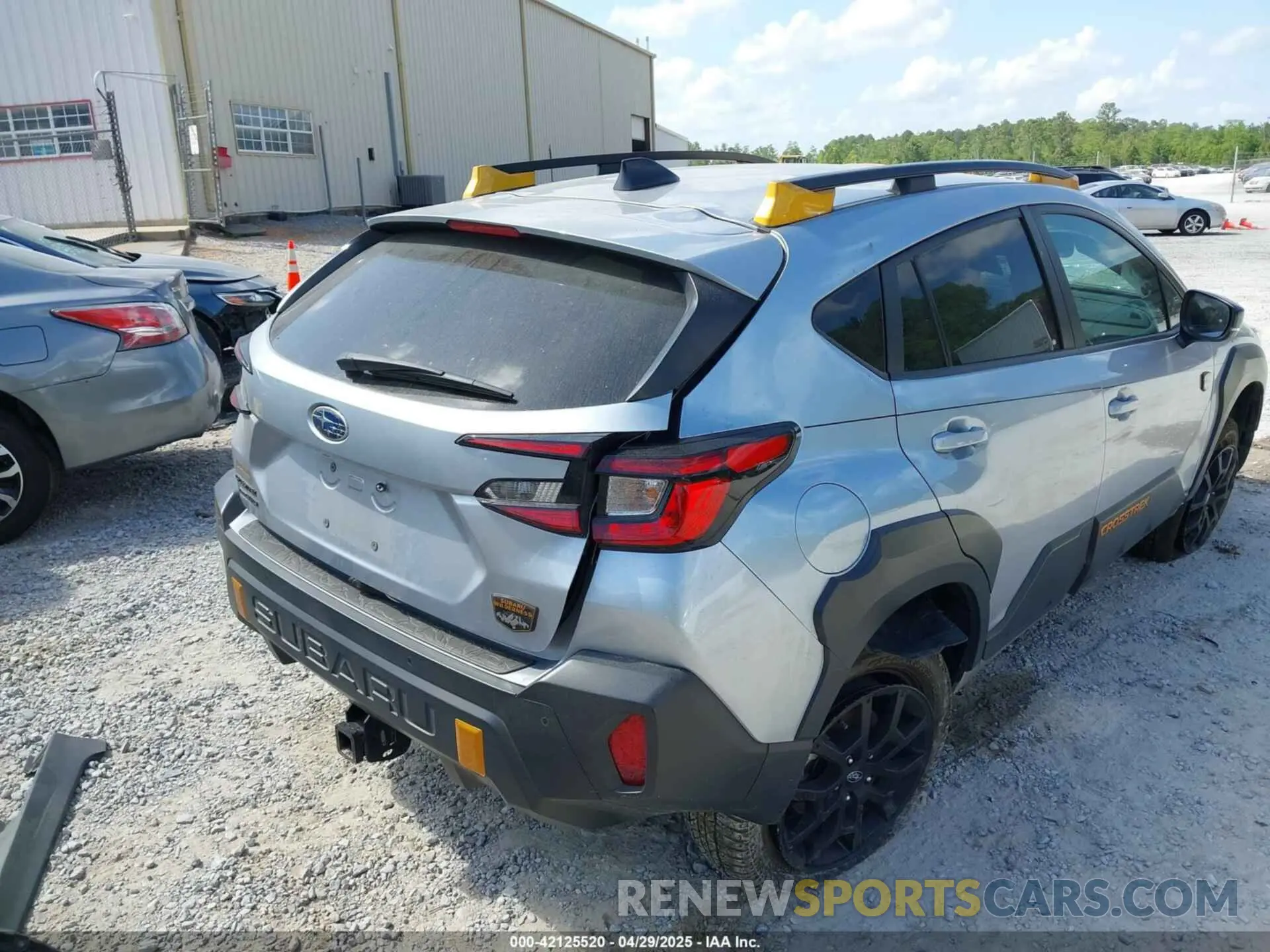 4 Photograph of a damaged car 4S4GUHT62R3743445 SUBARU CROSSTREK 2024