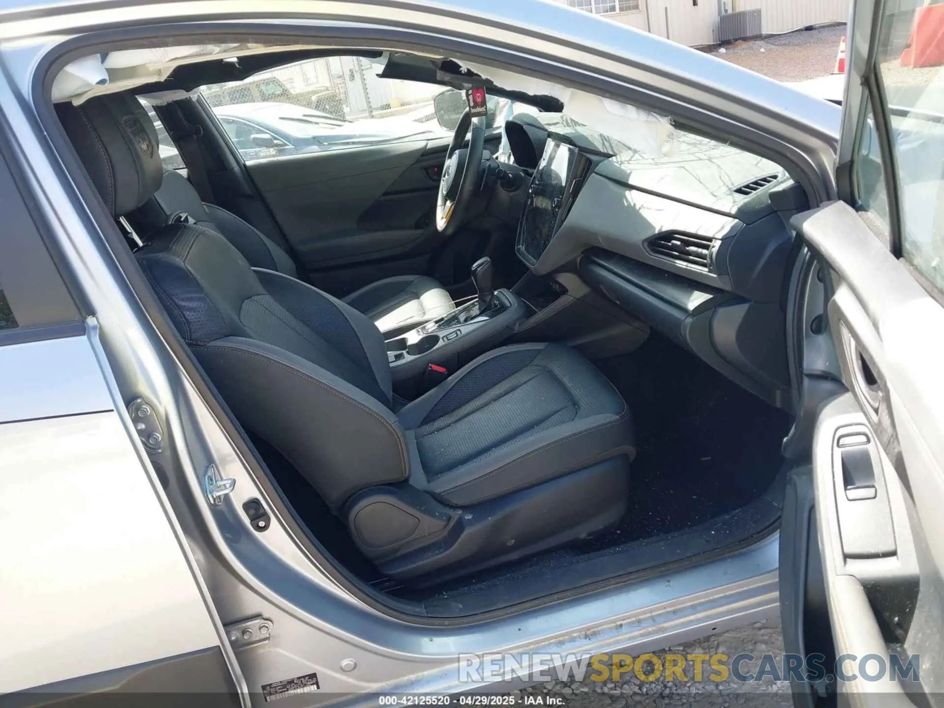 5 Photograph of a damaged car 4S4GUHT62R3743445 SUBARU CROSSTREK 2024