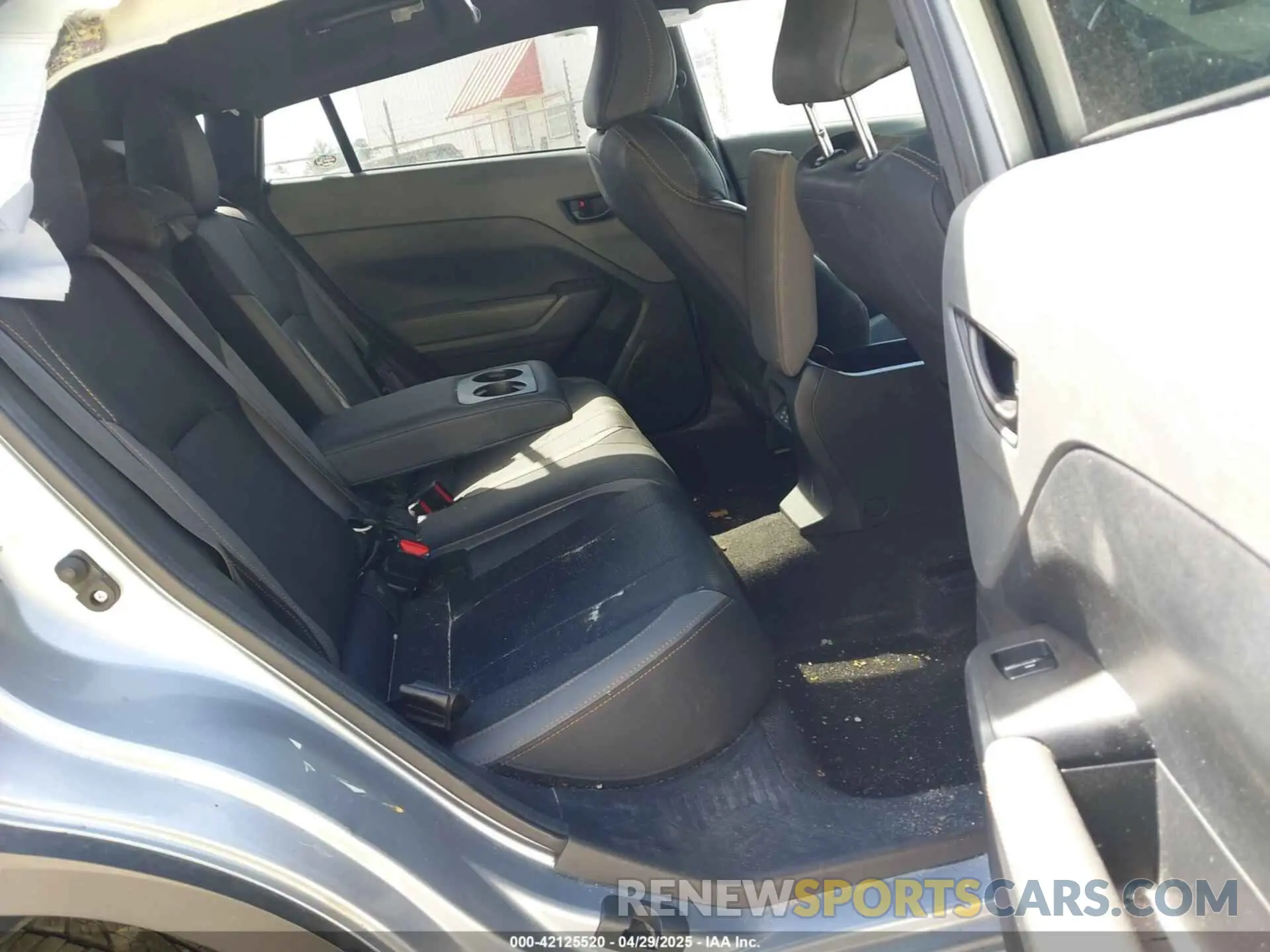8 Photograph of a damaged car 4S4GUHT62R3743445 SUBARU CROSSTREK 2024