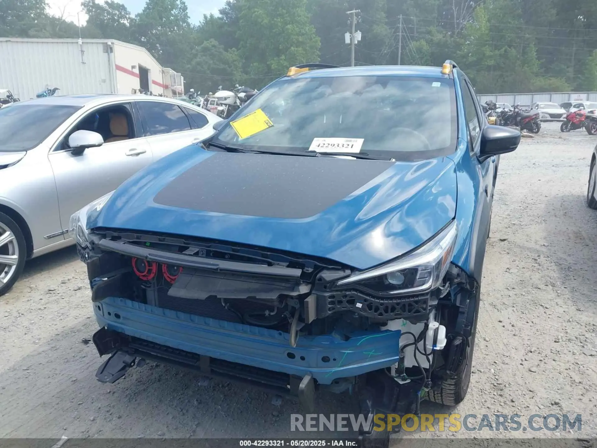 12 Photograph of a damaged car 4S4GUHT62R3753800 SUBARU CROSSTREK 2024