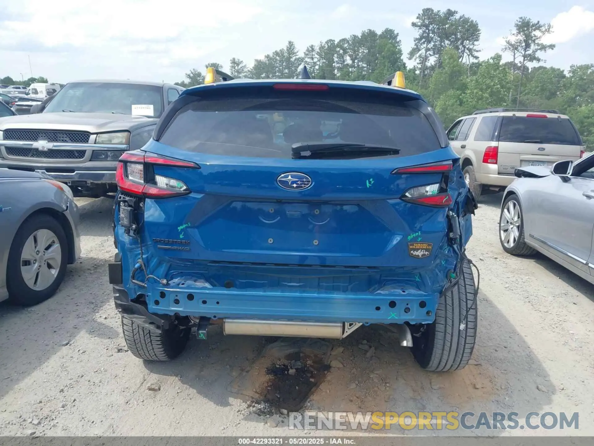 16 Photograph of a damaged car 4S4GUHT62R3753800 SUBARU CROSSTREK 2024