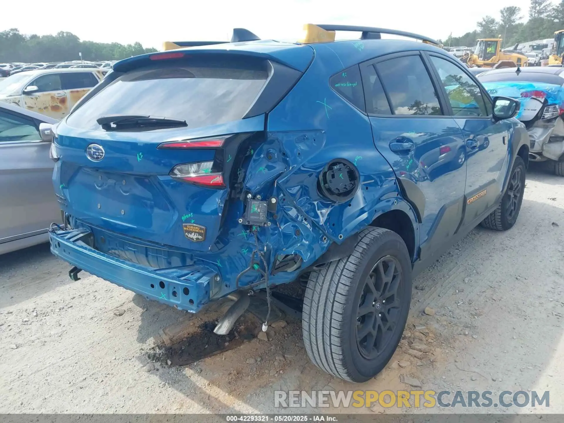 4 Photograph of a damaged car 4S4GUHT62R3753800 SUBARU CROSSTREK 2024