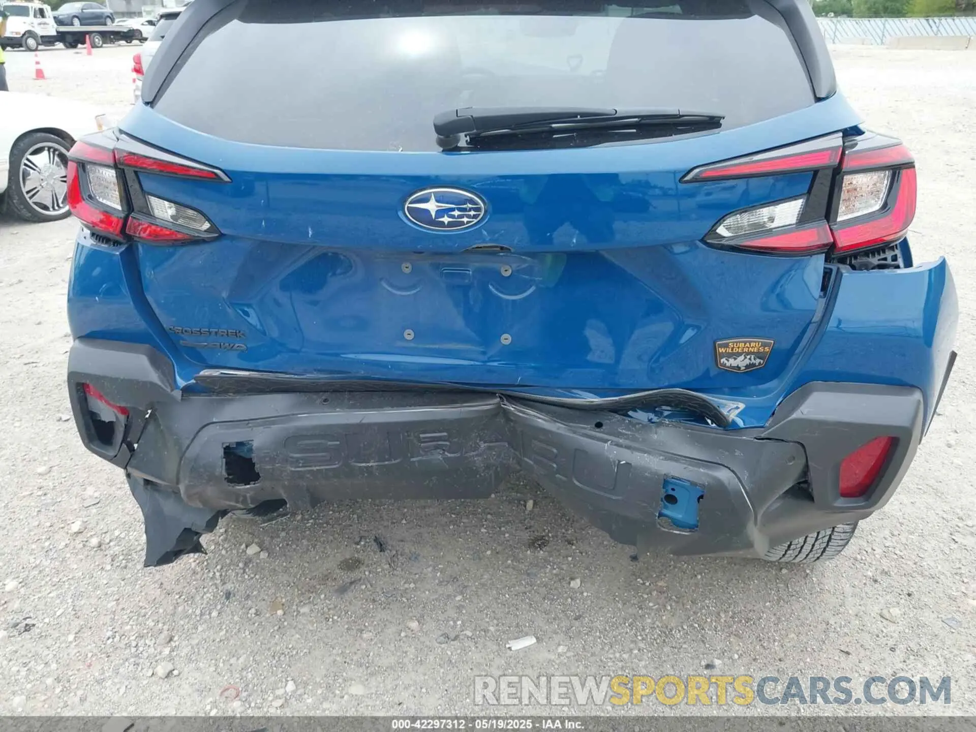 19 Photograph of a damaged car 4S4GUHT67R3755977 SUBARU CROSSTREK 2024