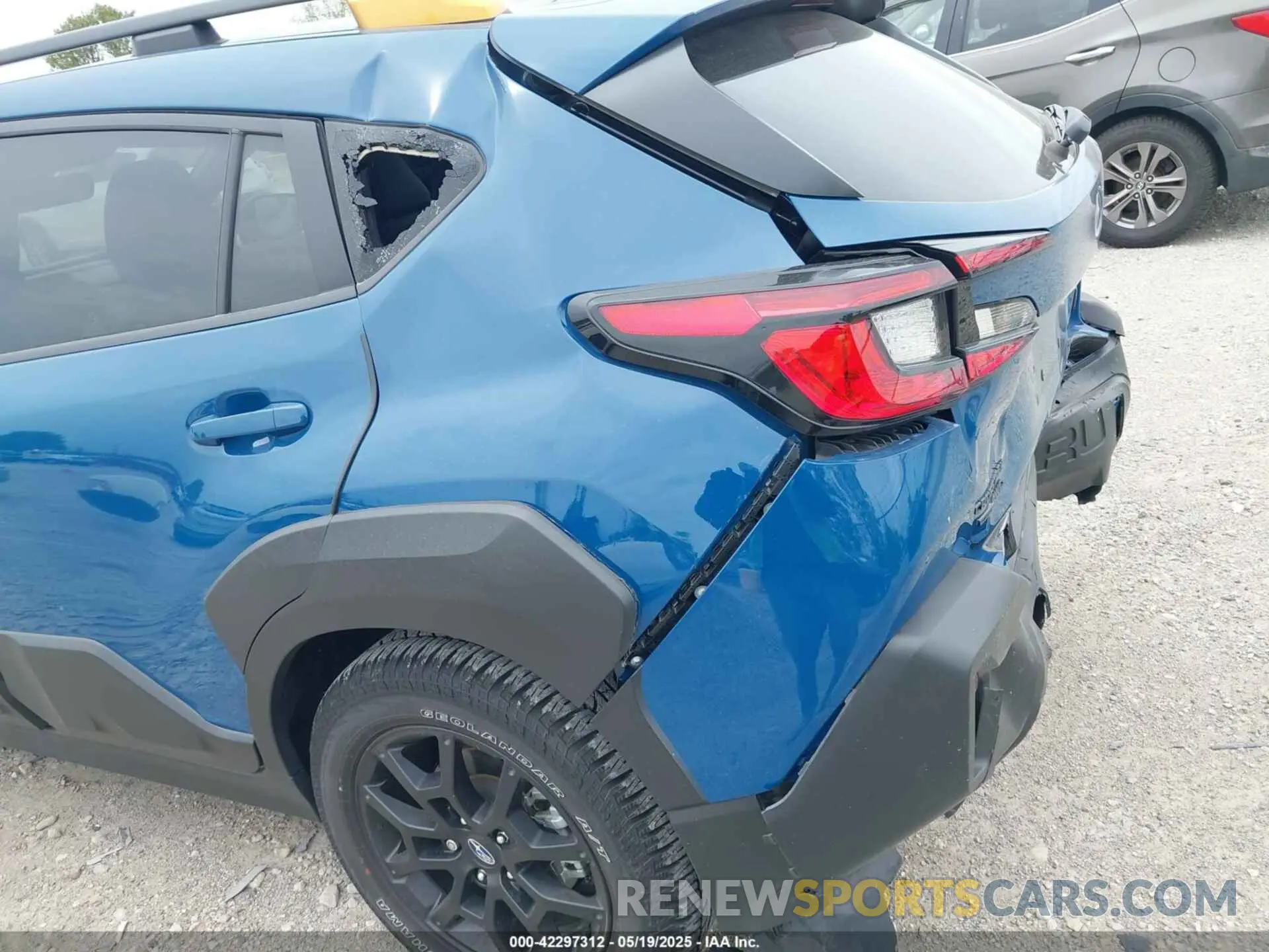 21 Photograph of a damaged car 4S4GUHT67R3755977 SUBARU CROSSTREK 2024