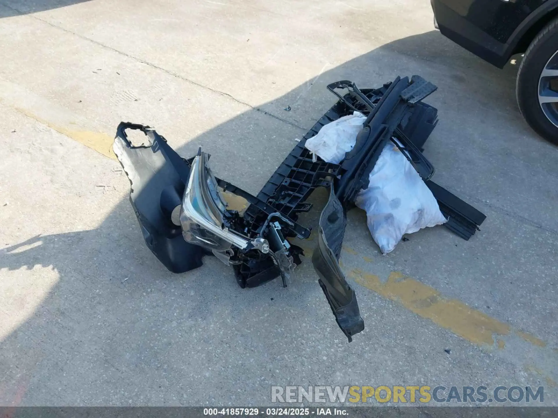 12 Photograph of a damaged car 4S4GUHU60R3814320 SUBARU CROSSTREK 2024