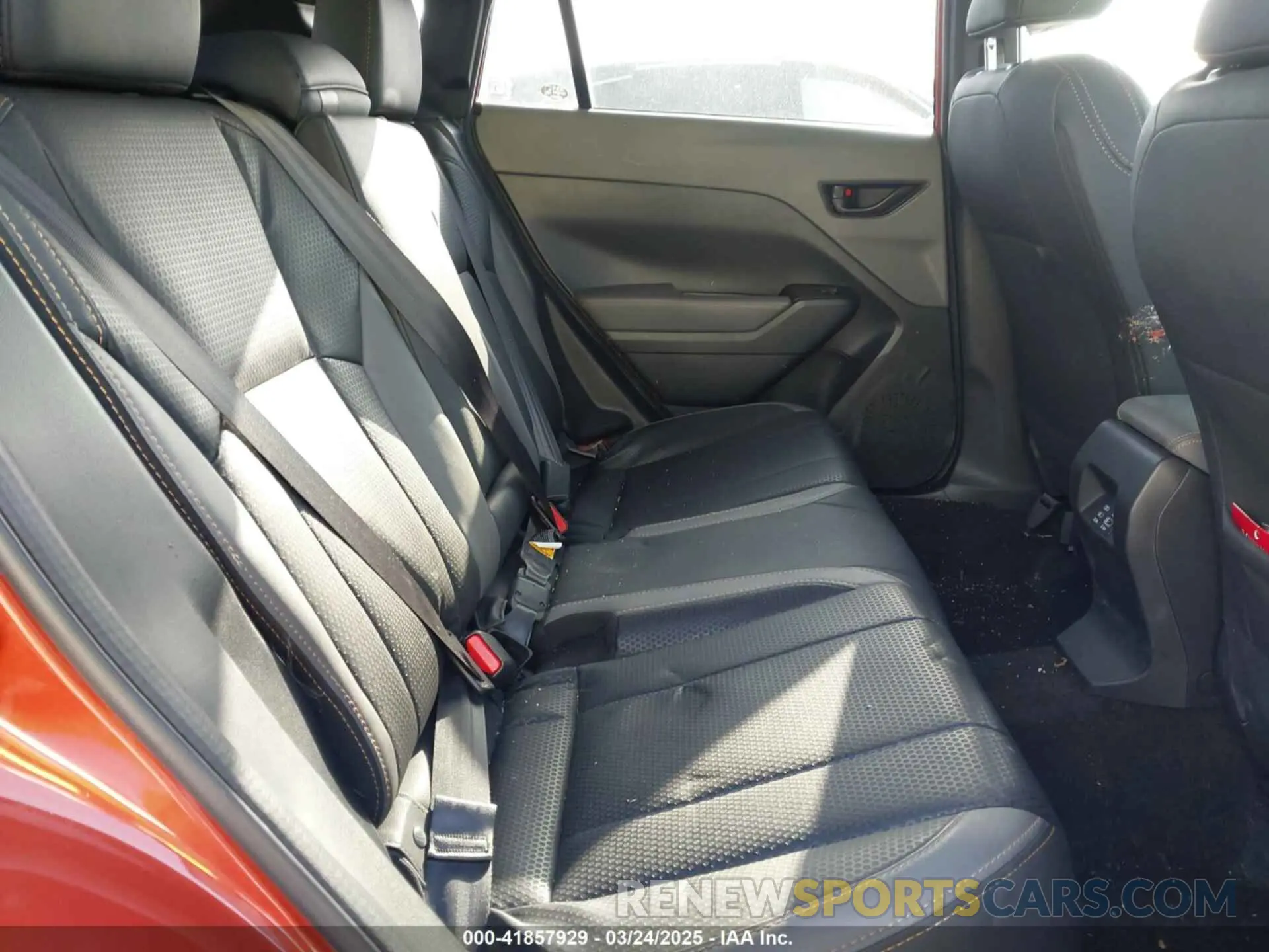 8 Photograph of a damaged car 4S4GUHU60R3814320 SUBARU CROSSTREK 2024