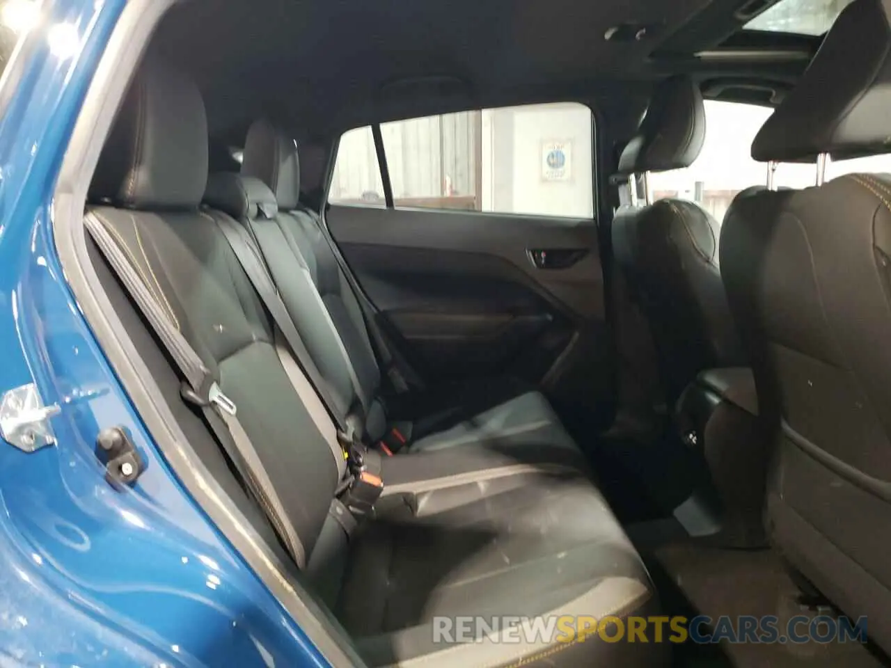 12 Photograph of a damaged car 4S4GUHU63R3787064 SUBARU CROSSTREK 2024