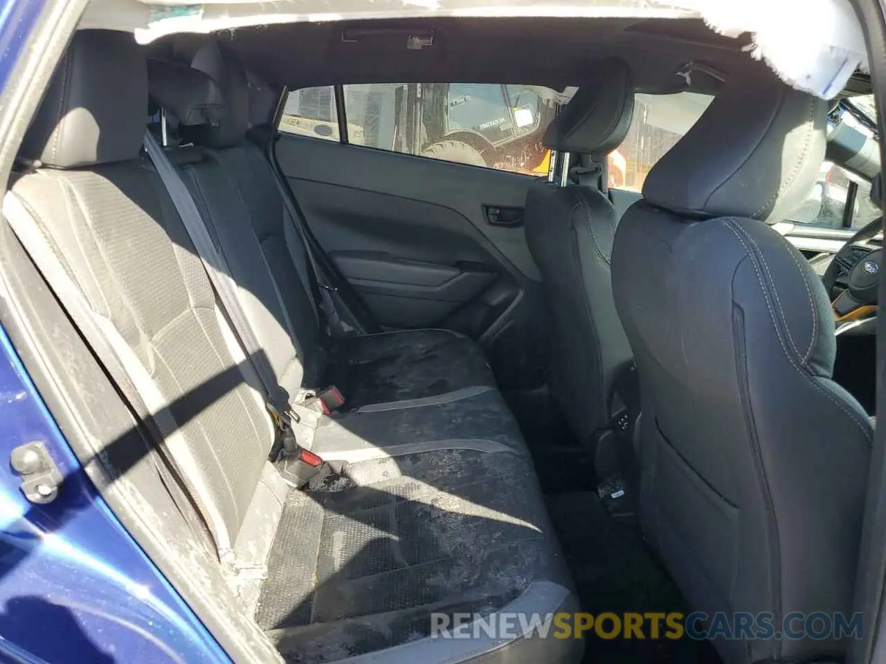 11 Photograph of a damaged car 4S4GUHU63R3842175 SUBARU CROSSTREK 2024