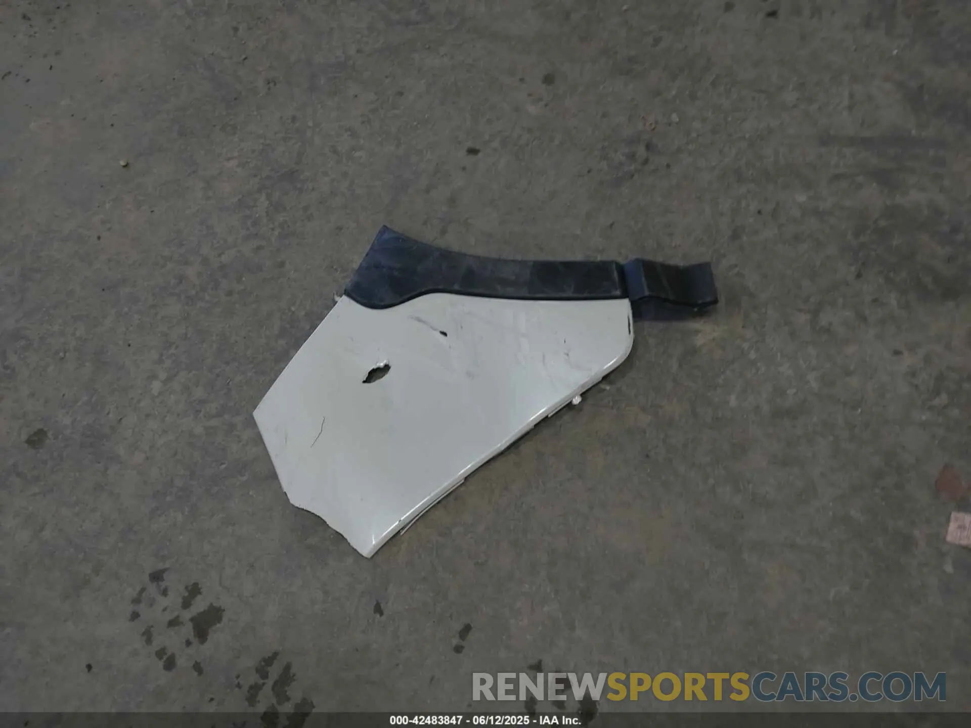 12 Photograph of a damaged car JF2GUADC0R8299759 SUBARU CROSSTREK 2024
