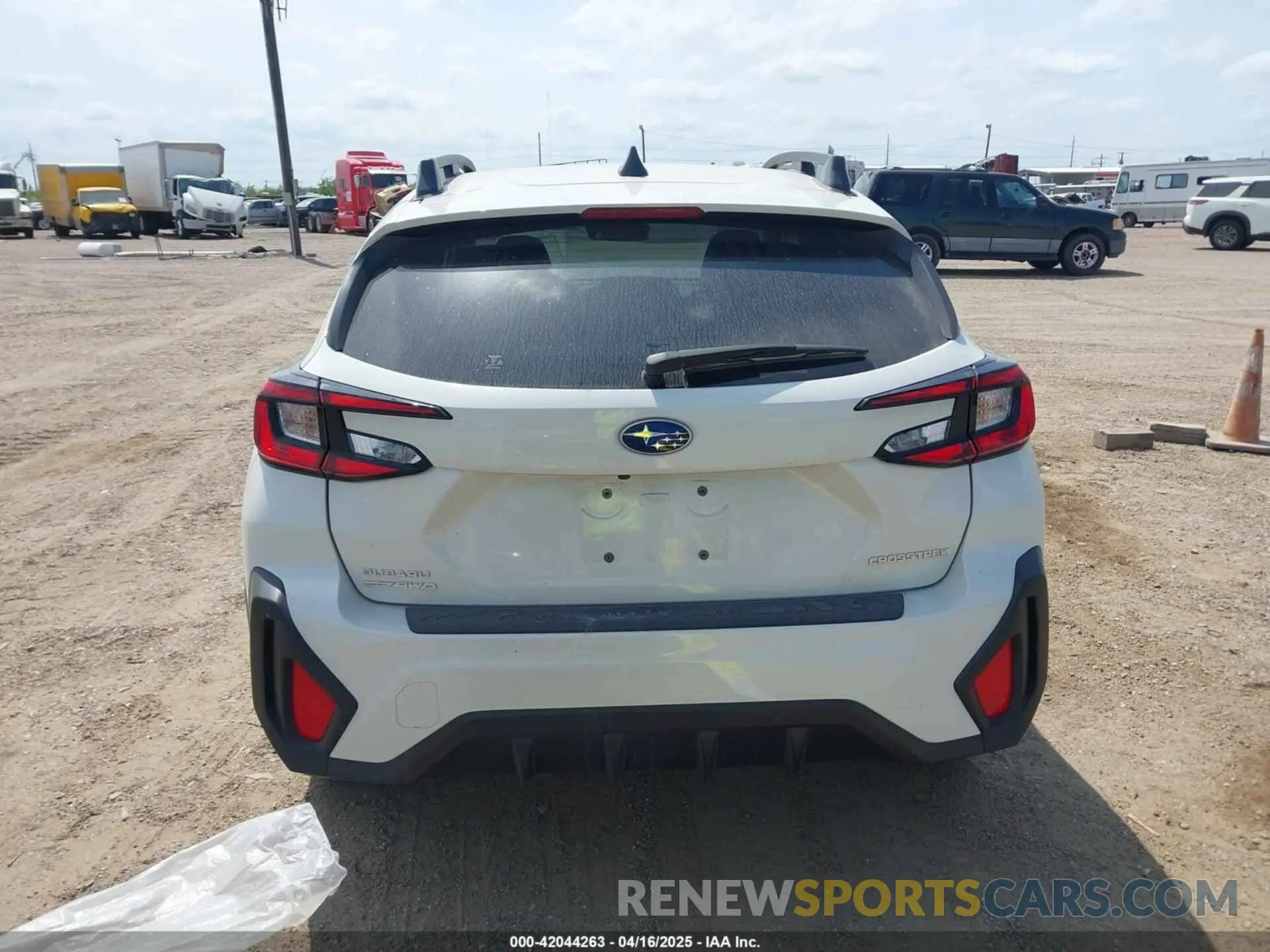 16 Photograph of a damaged car JF2GUADC1R8906221 SUBARU CROSSTREK 2024