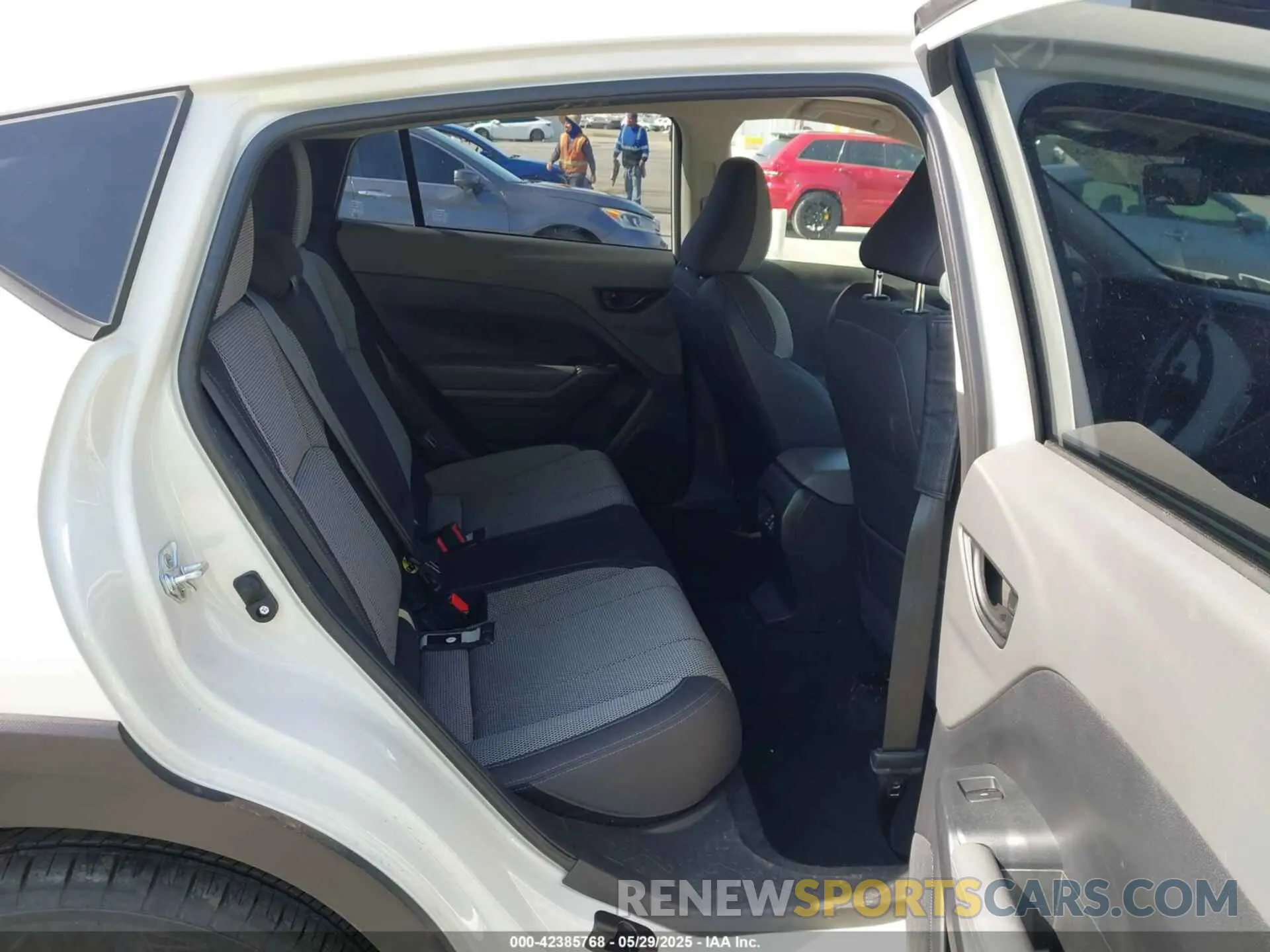 8 Photograph of a damaged car JF2GUADC2R8336410 SUBARU CROSSTREK 2024