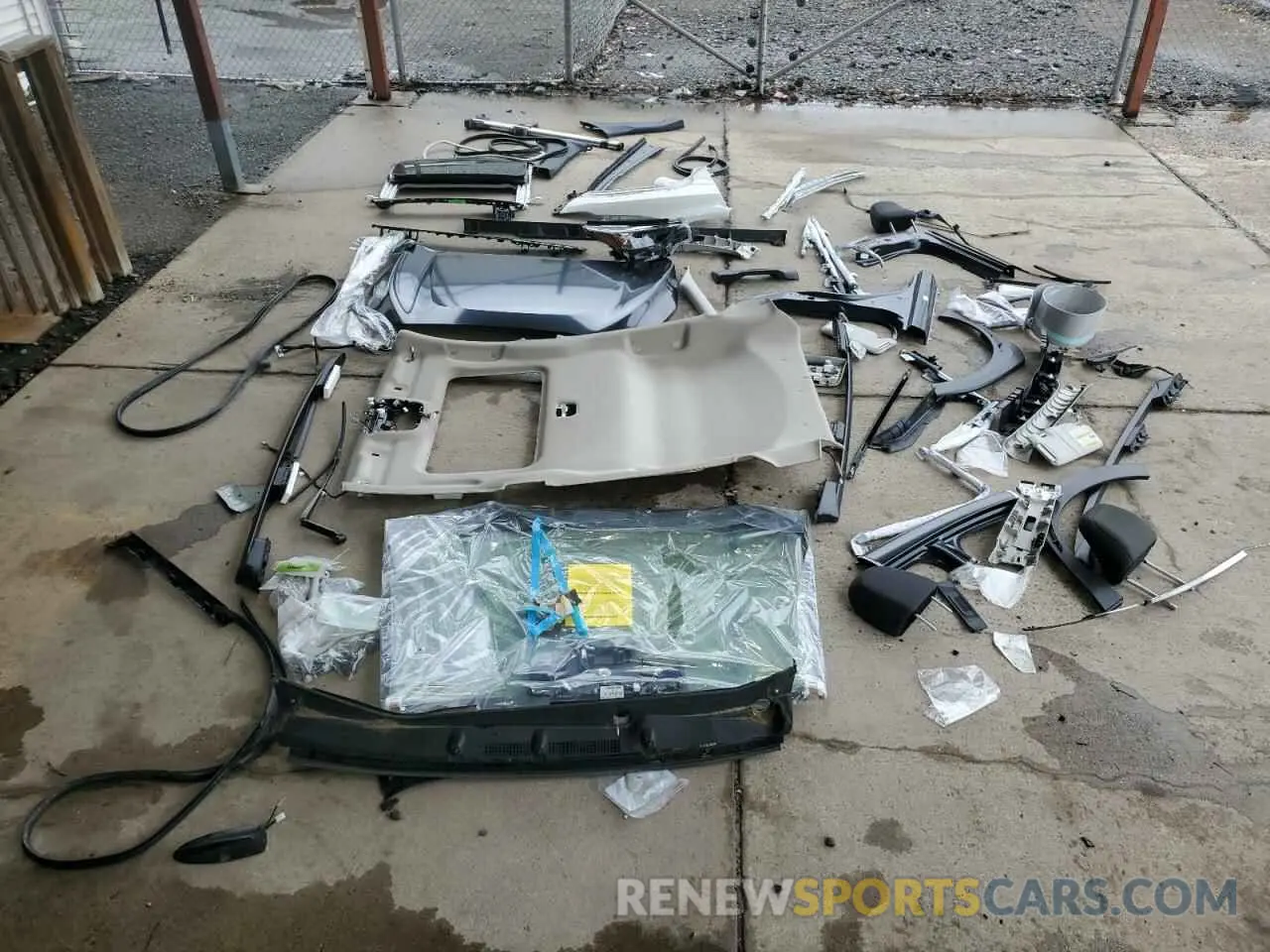 12 Photograph of a damaged car JF2GUADC4R8266800 SUBARU CROSSTREK 2024
