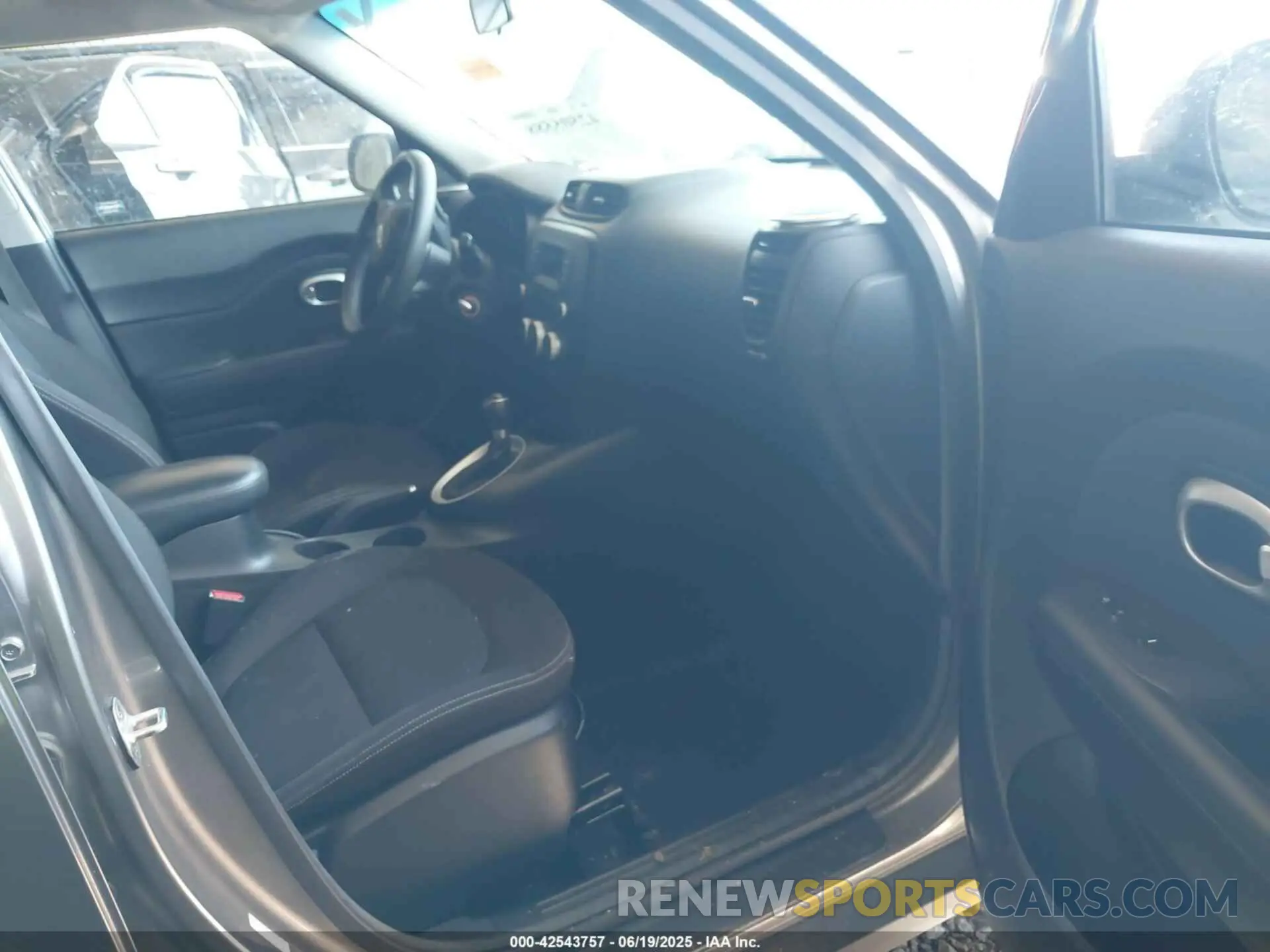 5 Photograph of a damaged car JF2GUADC4R8298713 SUBARU CROSSTREK 2024
