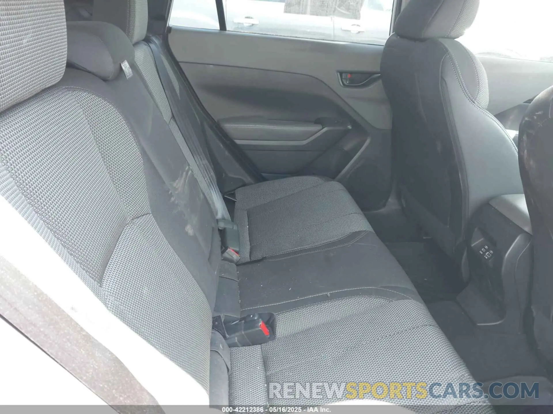 8 Photograph of a damaged car JF2GUADC5R8298283 SUBARU CROSSTREK 2024